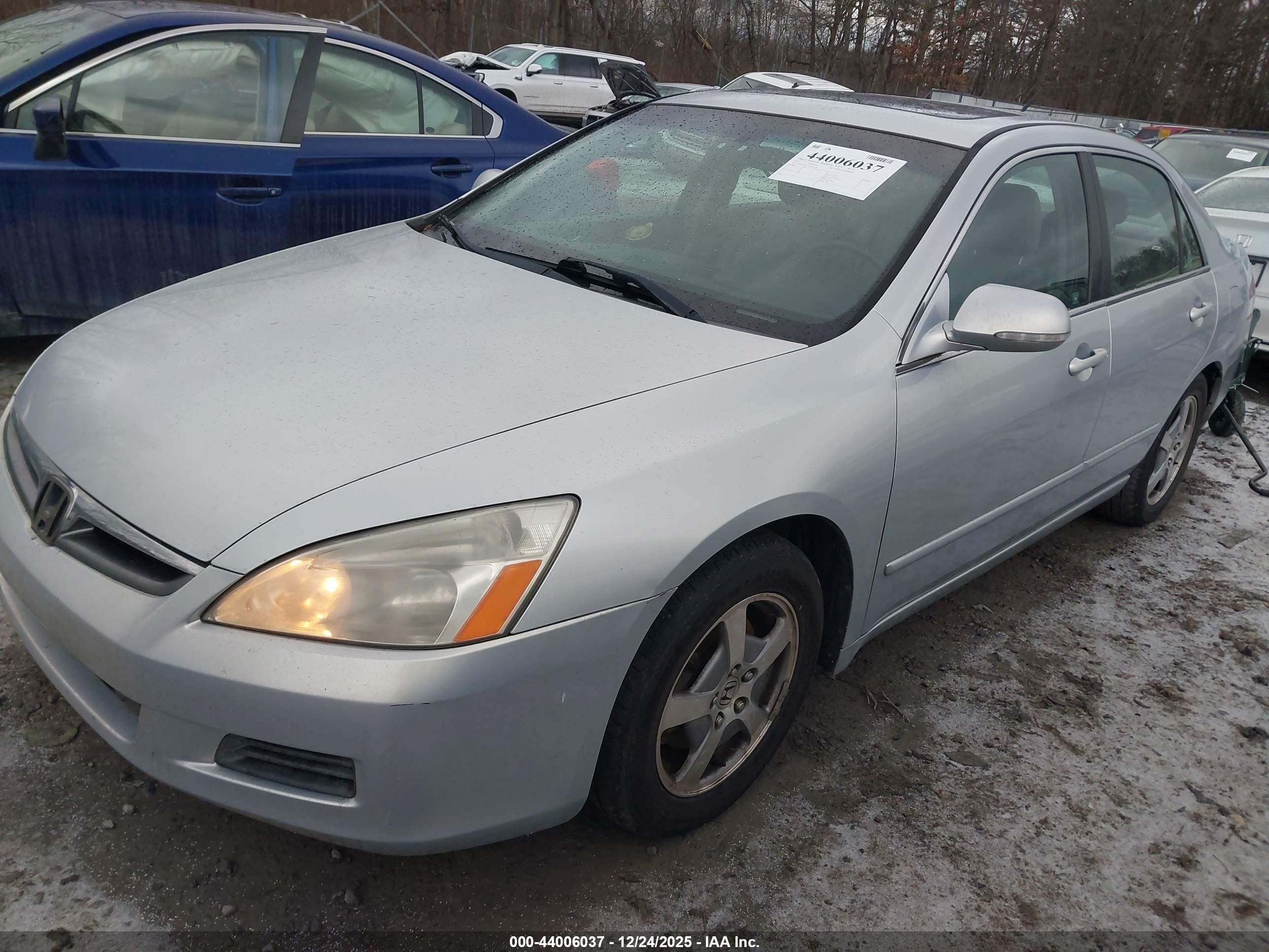 2007 Honda Accord Hybrid Silver vin: JHMCN36477C003124