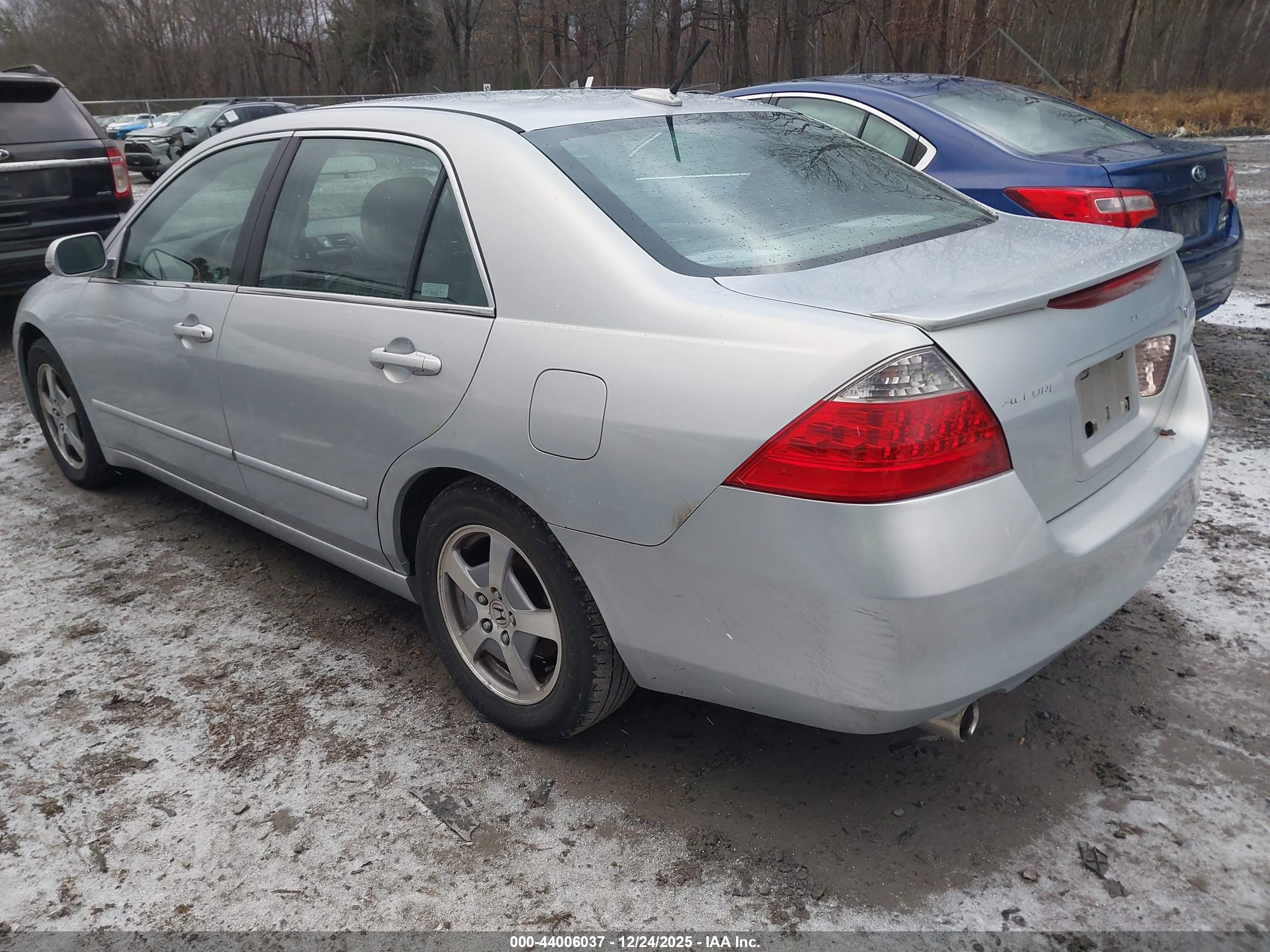 2007 Honda Accord Hybrid Silver vin: JHMCN36477C003124