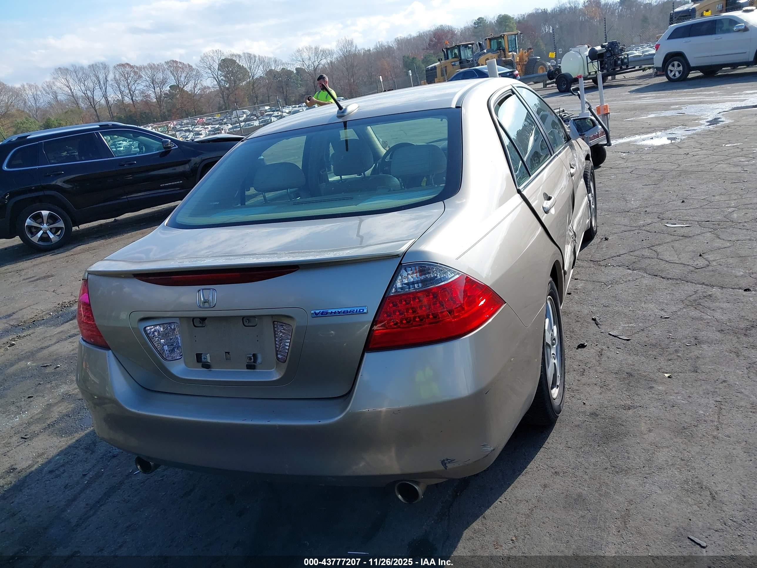 2007 Honda Accord Hybrid   Золотой vin: JHMCN36477C003205