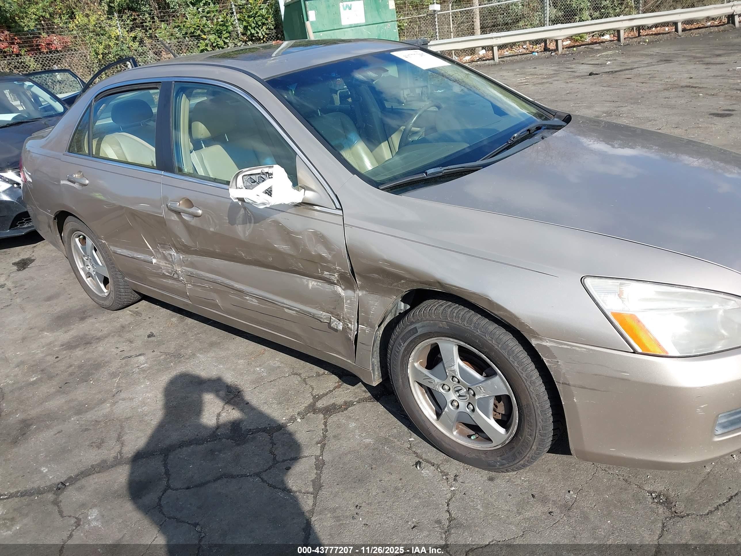 2007 Honda Accord Hybrid   Золотой vin: JHMCN36477C003205