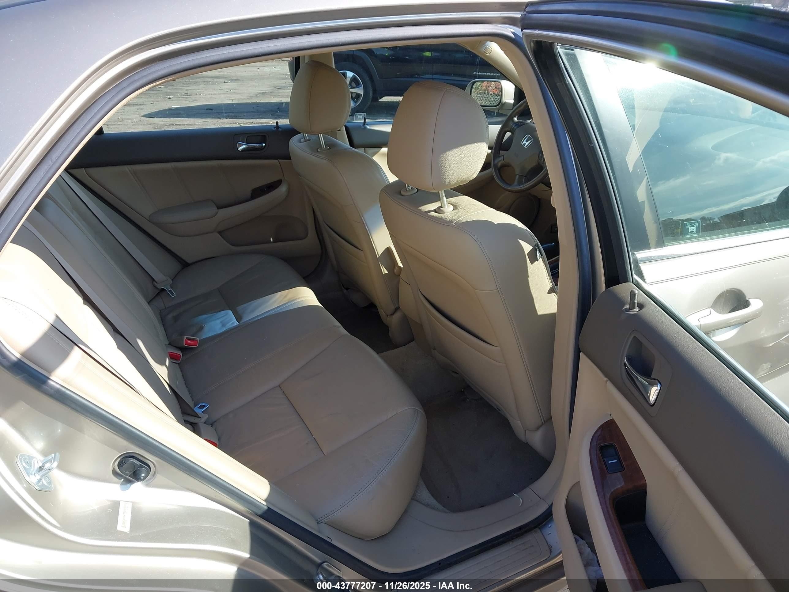 2007 Honda Accord Hybrid   Золотой vin: JHMCN36477C003205
