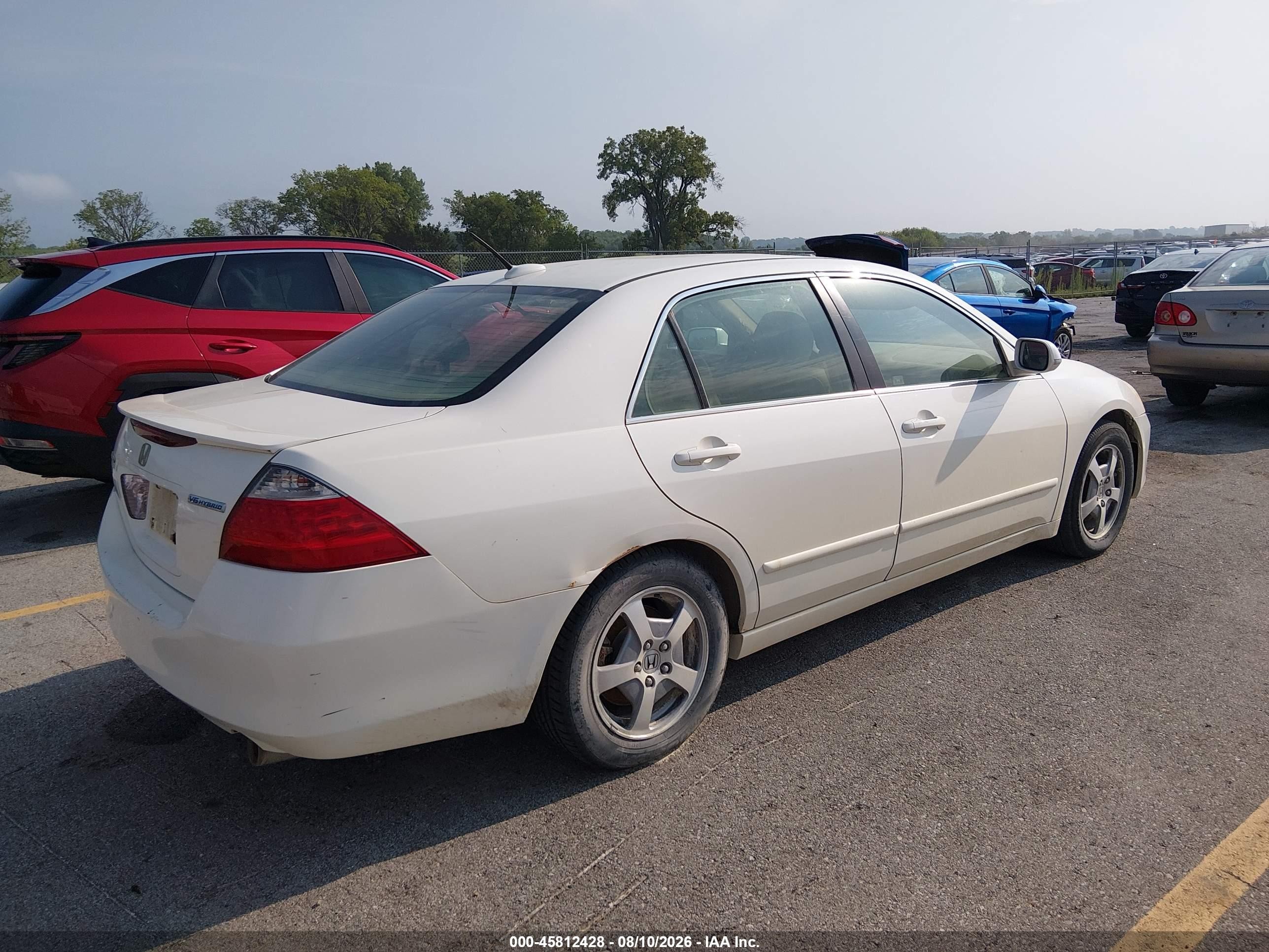 2006 Honda Accord Hybrid   White vin: JHMCN36486C000148