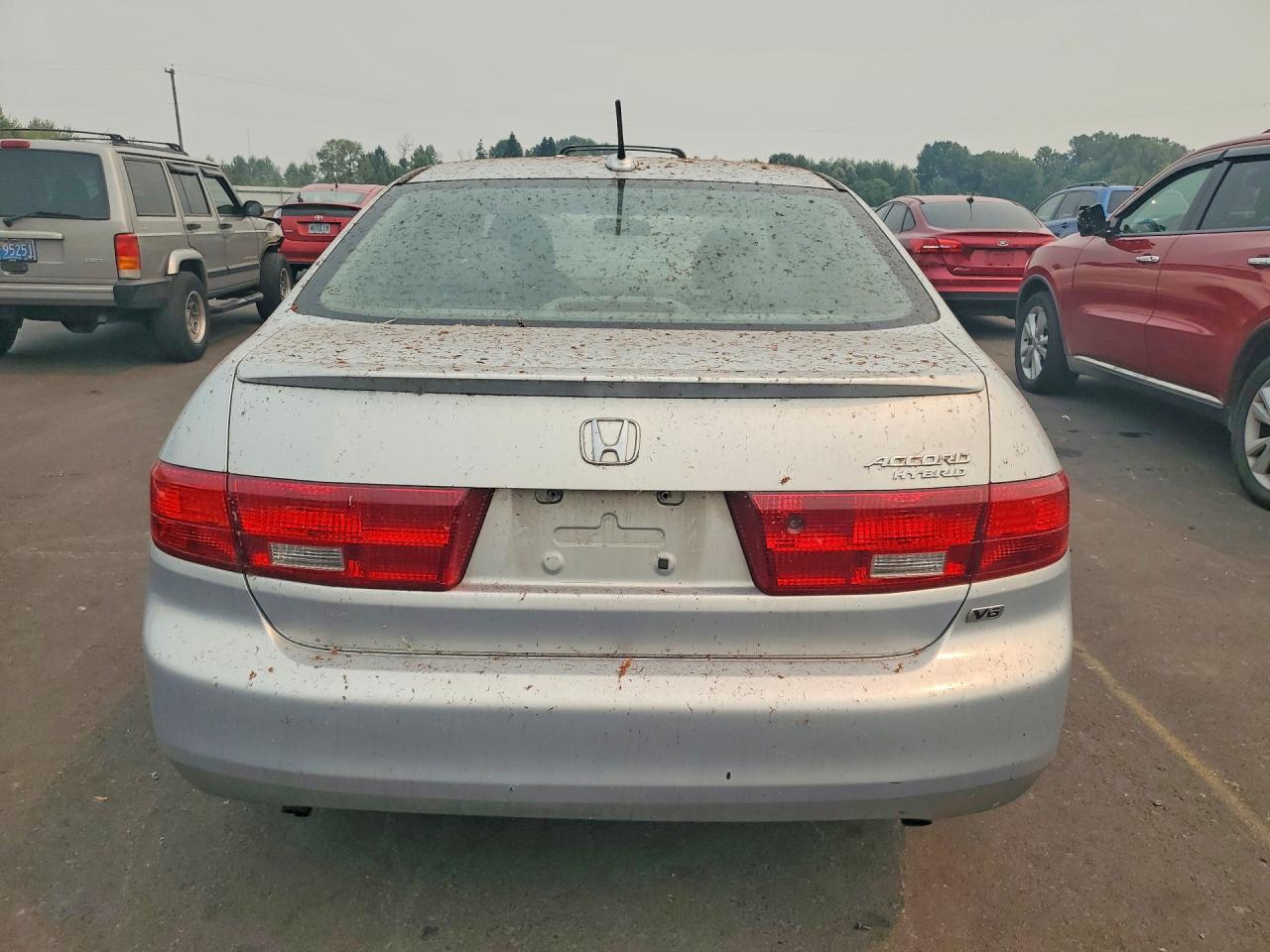 2005 Honda Accord Hybrid Silver vin: JHMCN364X5C004040