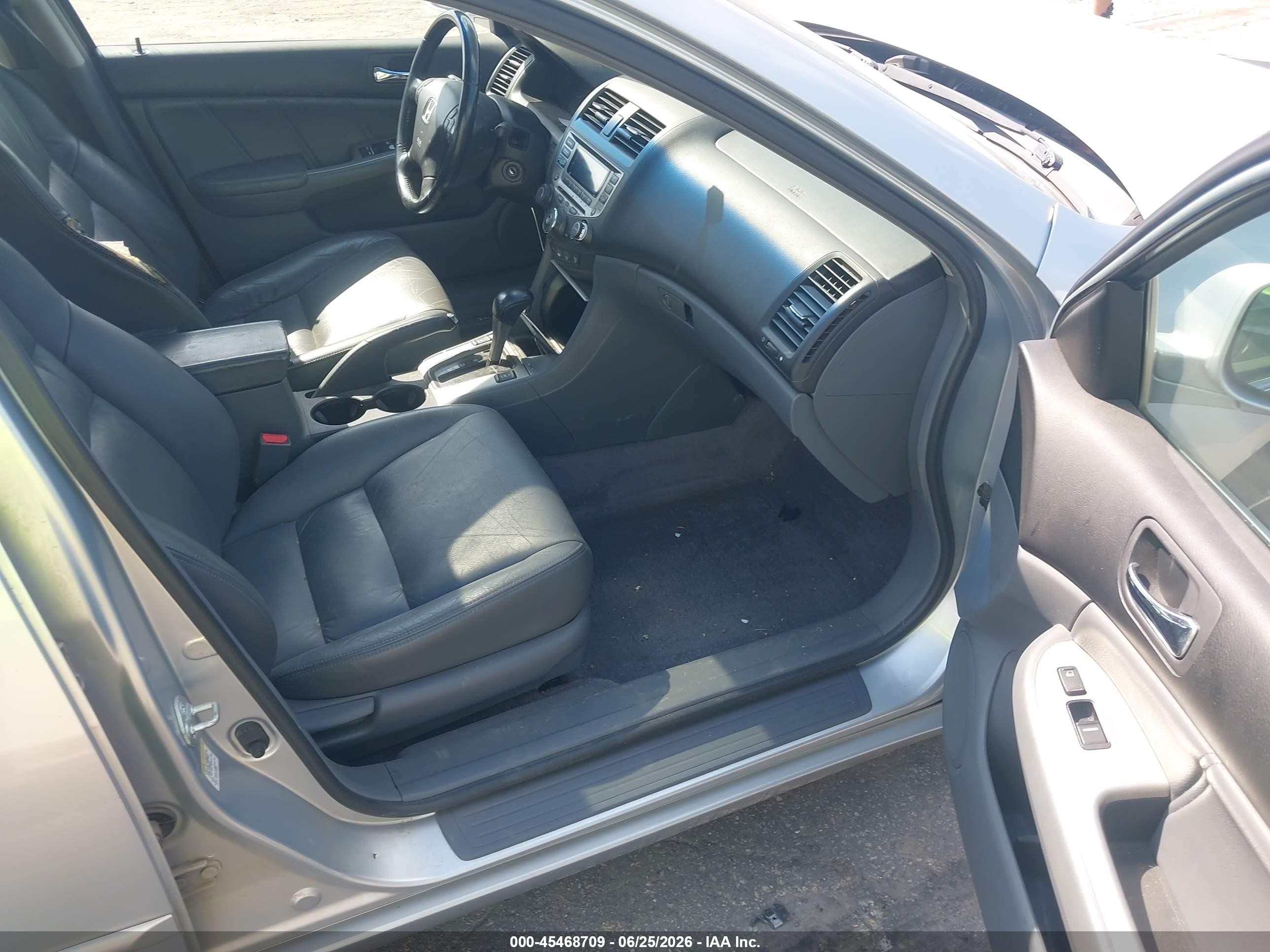 2006 Honda Accord Hybrid Silver vin: JHMCN364X6C000443