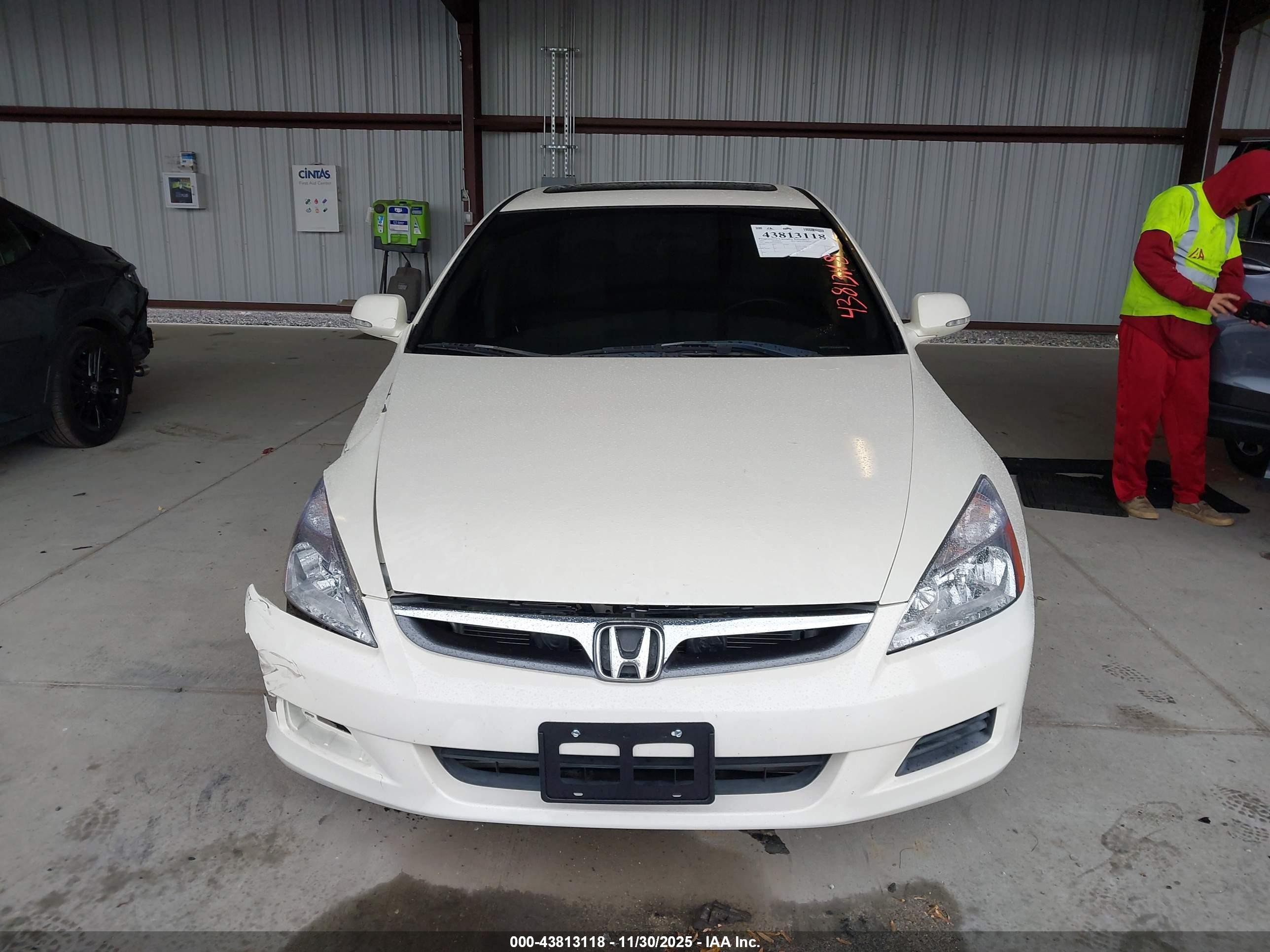 2007 Honda Accord Hybrid   Белый vin: JHMCN36517C003550