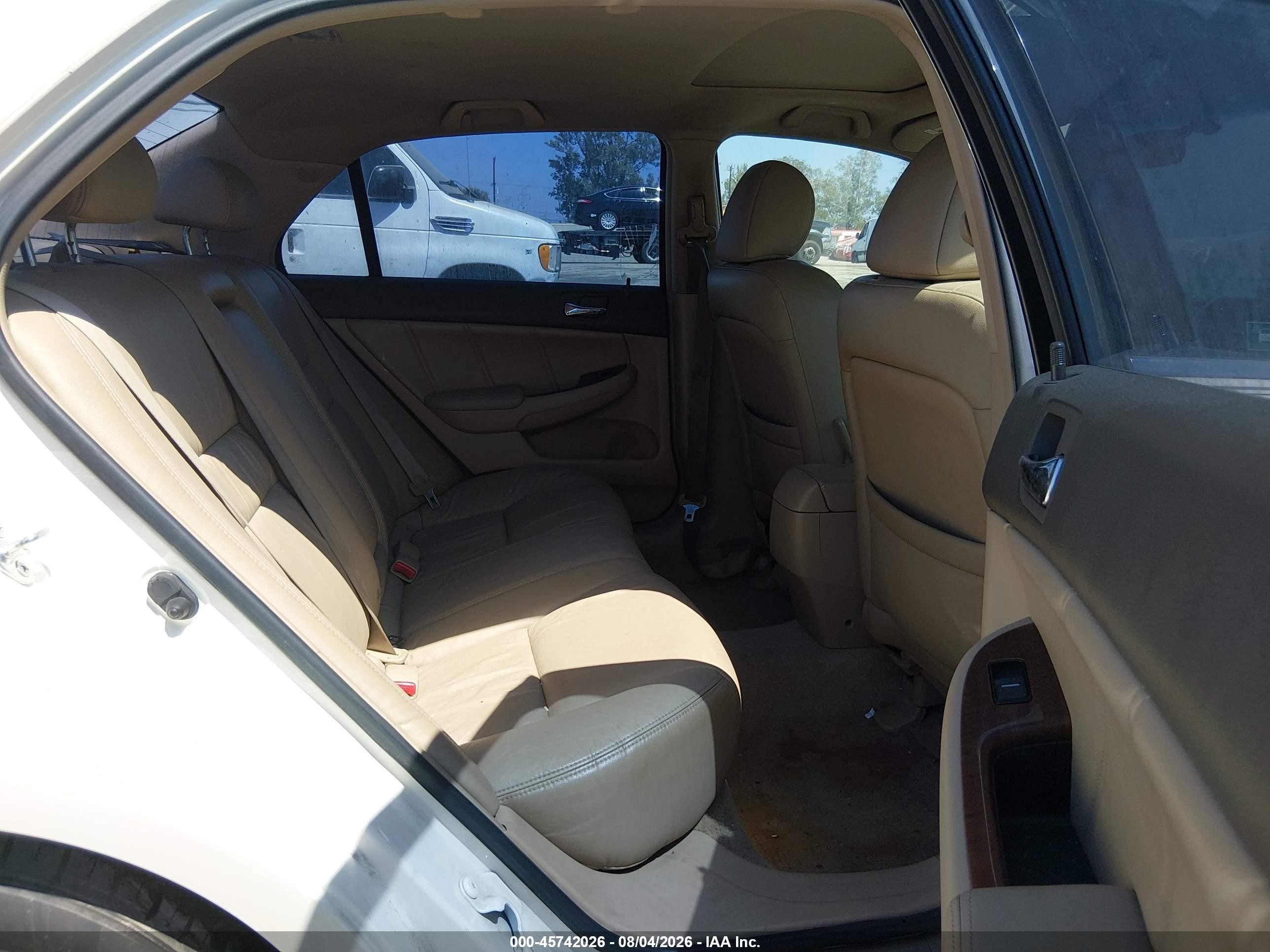 2007 Honda Accord Hybrid   White vin: JHMCN36557C001235