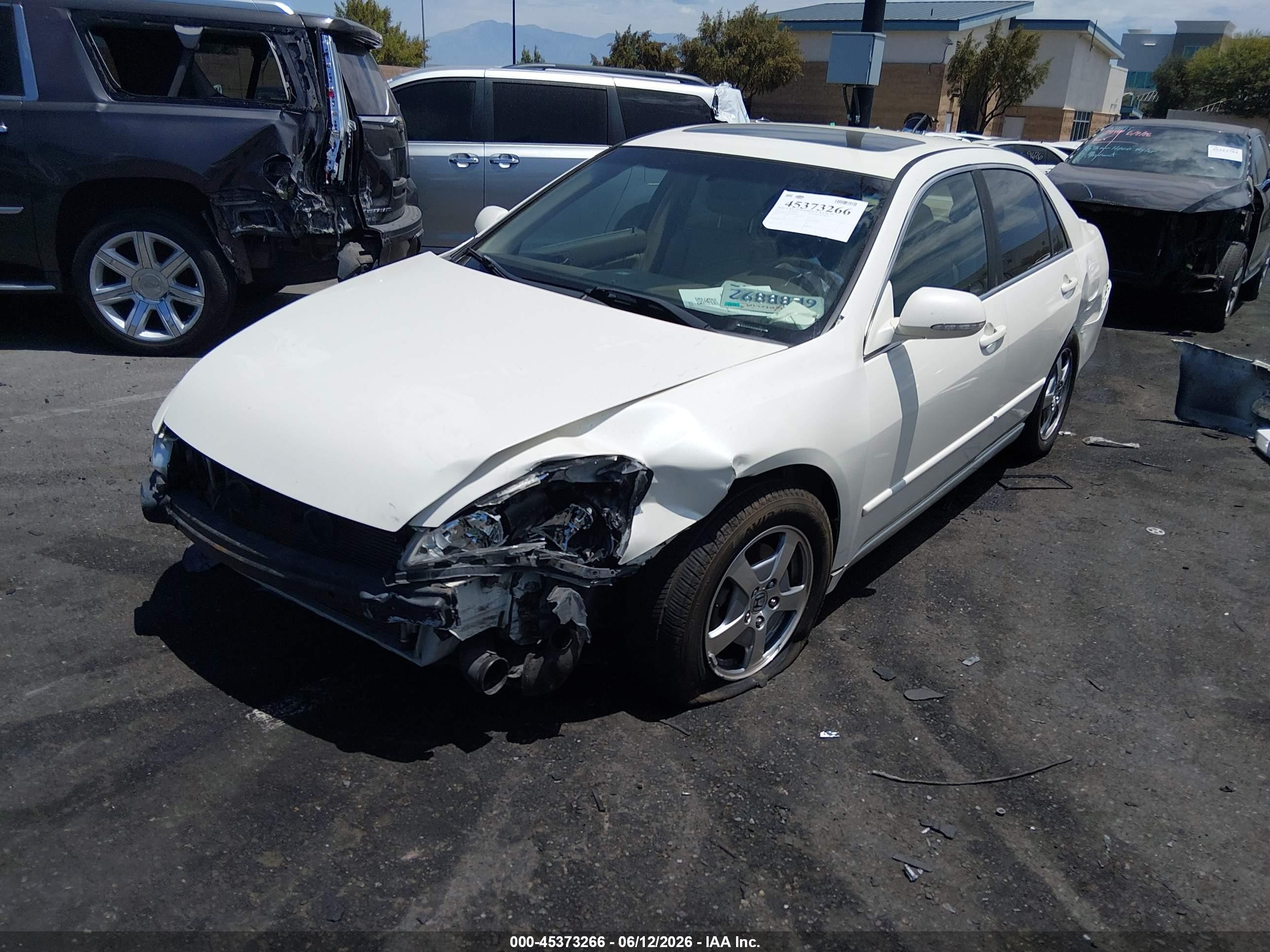 2007 Honda Accord Hybrid   White vin: JHMCN36557C003695