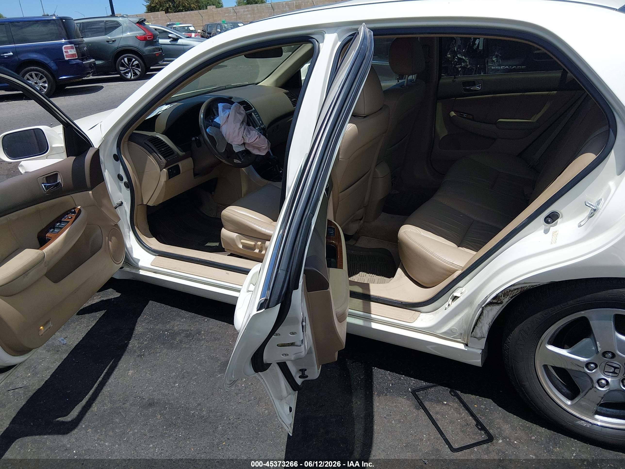 2007 Honda Accord Hybrid   White vin: JHMCN36557C003695