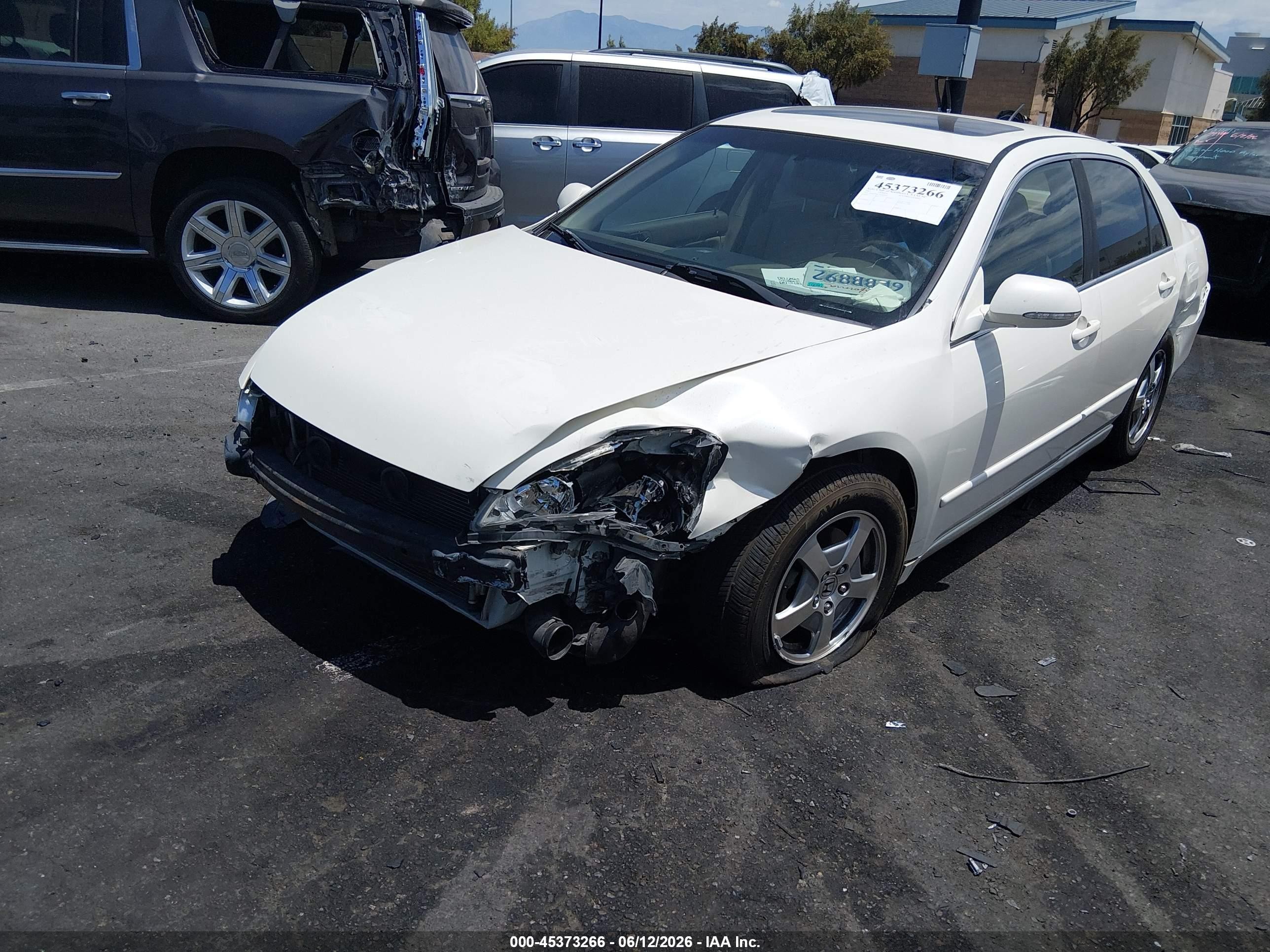 2007 Honda Accord Hybrid   White vin: JHMCN36557C003695