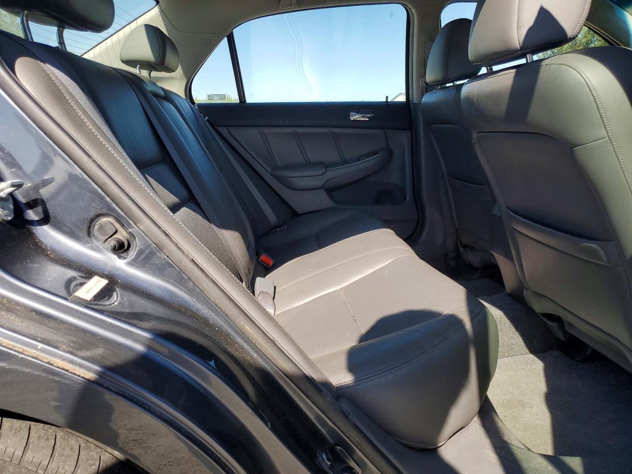 2005 Honda Accord Hybrid Gray vin: JHMCN36565C017229