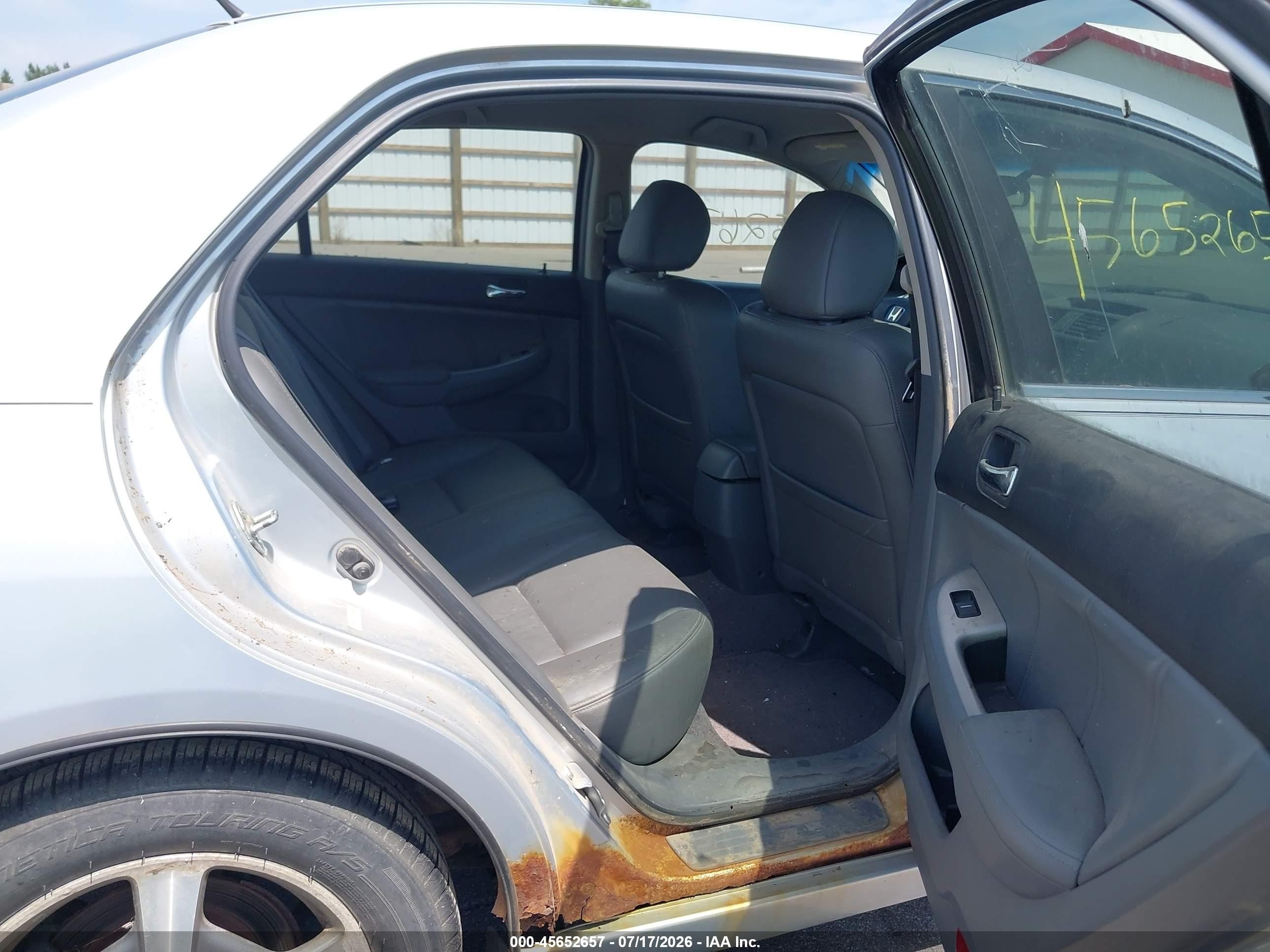 2005 Honda Accord Hybrid Ima Silver vin: JHMCN36575C014078