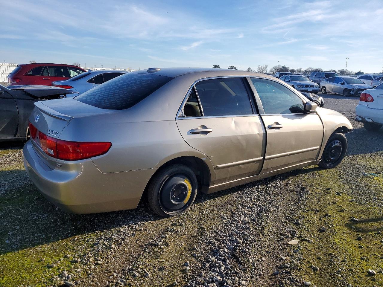 2005 Honda Accord Hybrid Gold vin: JHMCN365X5C019260