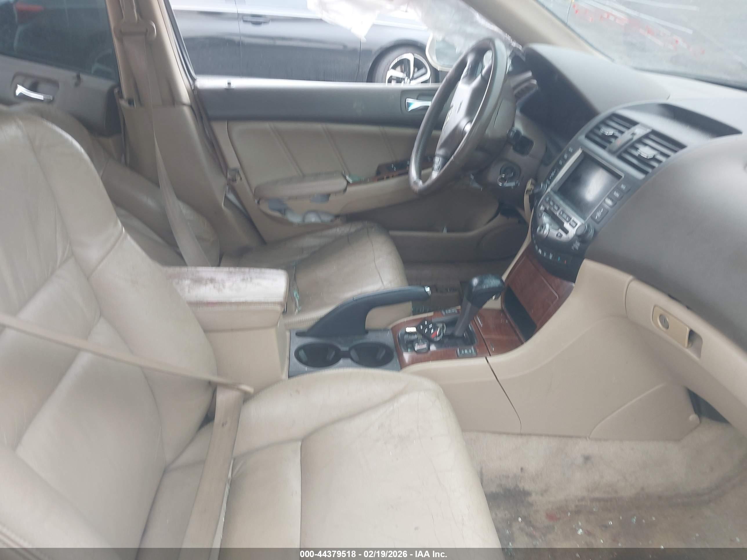 2007 Honda Accord Hybrid   White vin: JHMCN365X7C003045
