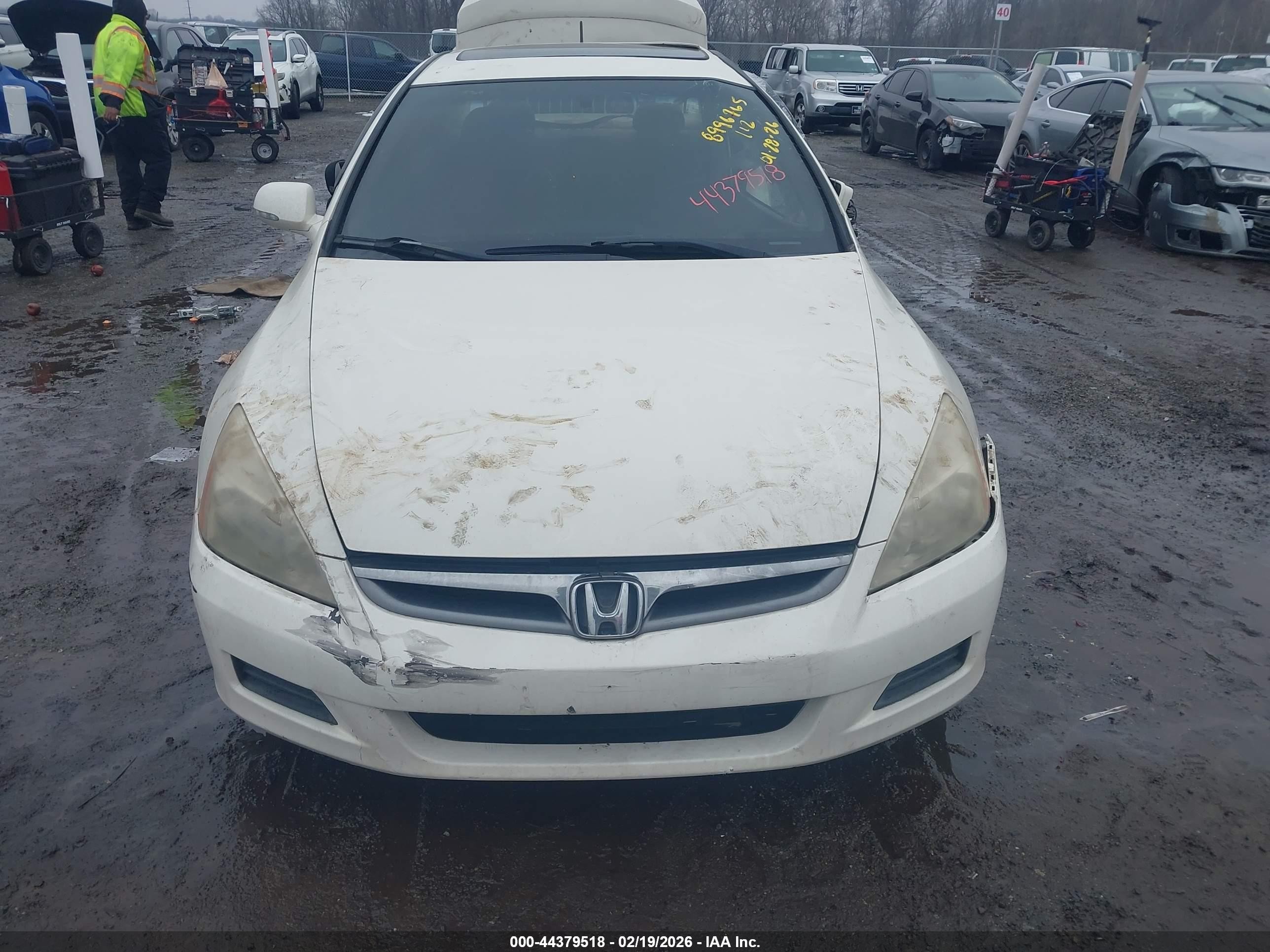 2007 Honda Accord Hybrid   White vin: JHMCN365X7C003045