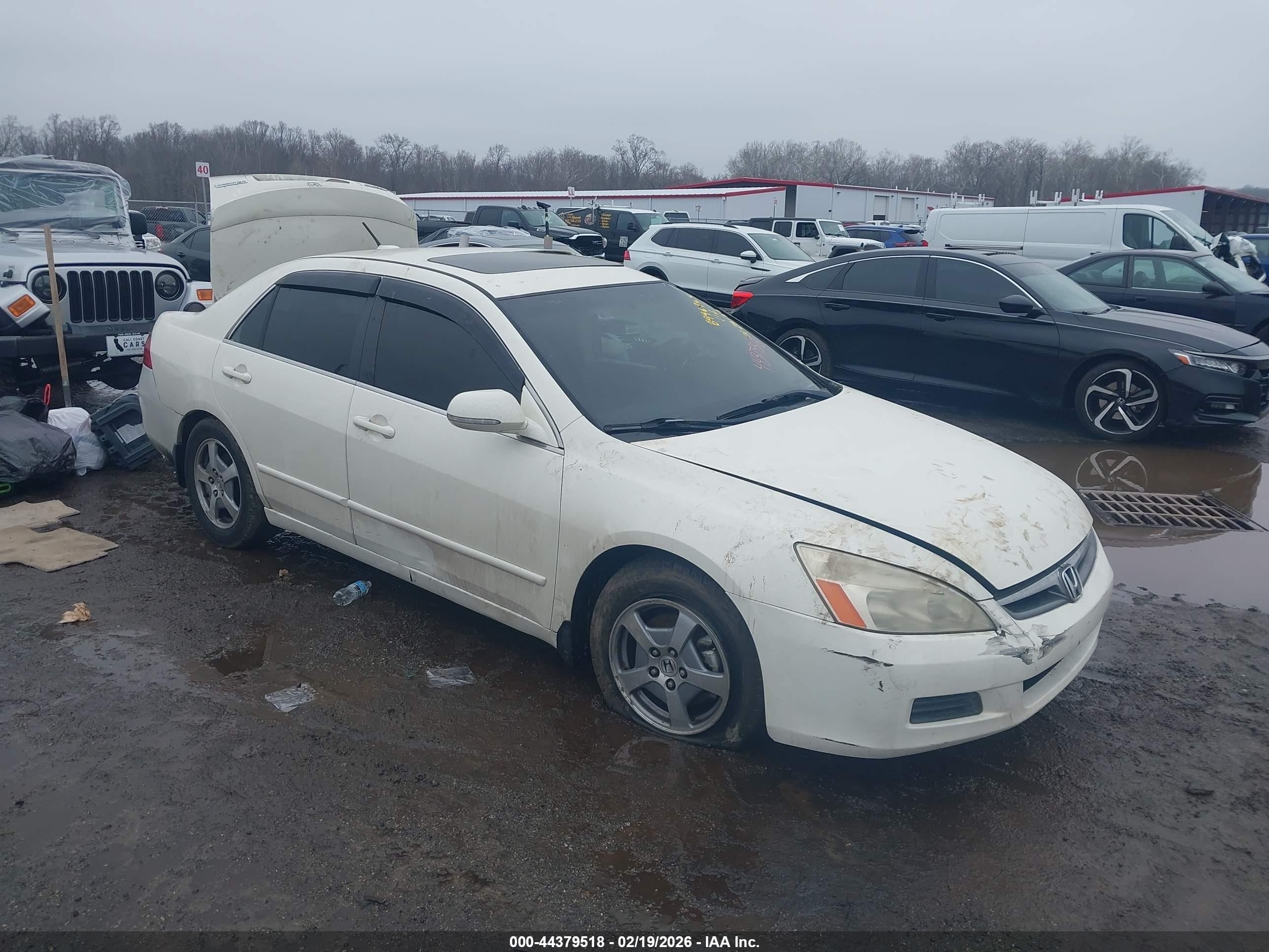 2007 Honda Accord Hybrid   White vin: JHMCN365X7C003045