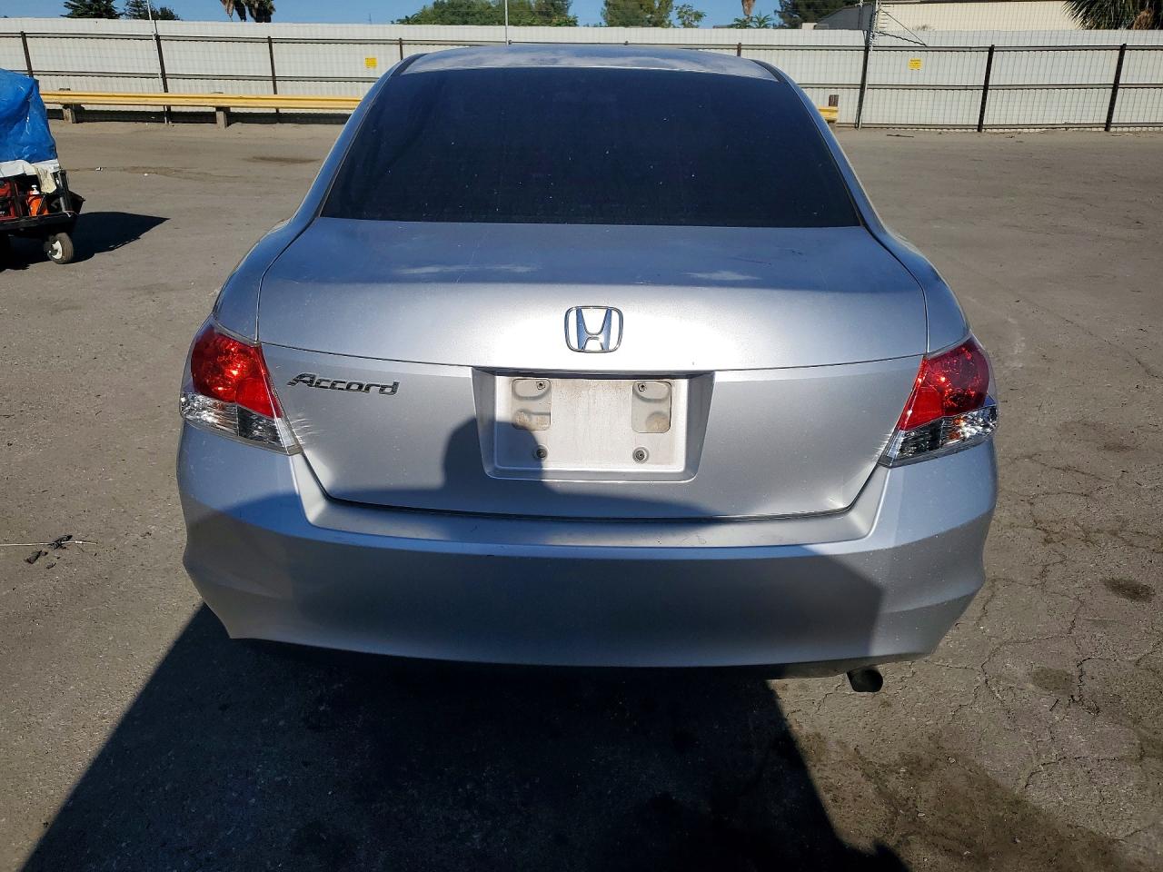 2008 Honda Accord Lx Silver vin: JHMCP26338C018622
