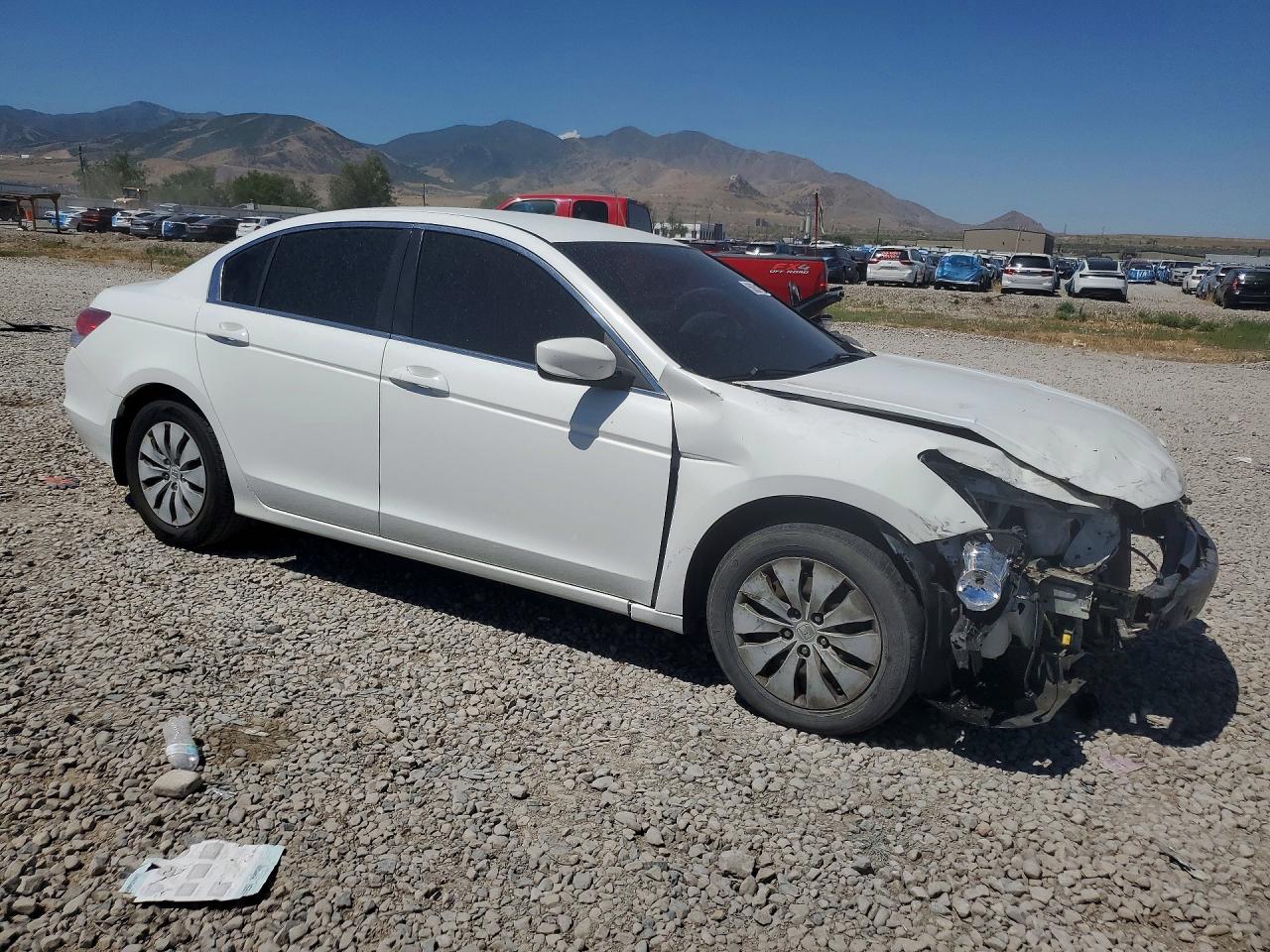 2008 Honda Accord Lx White vin: JHMCP26338C043584