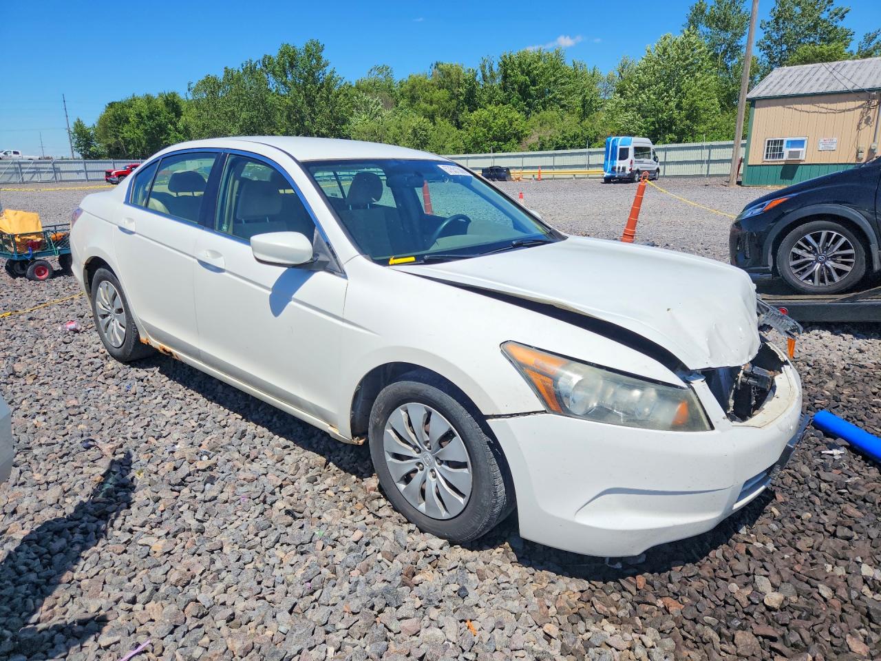 2008 Honda Accord Lx White vin: JHMCP26348C031508