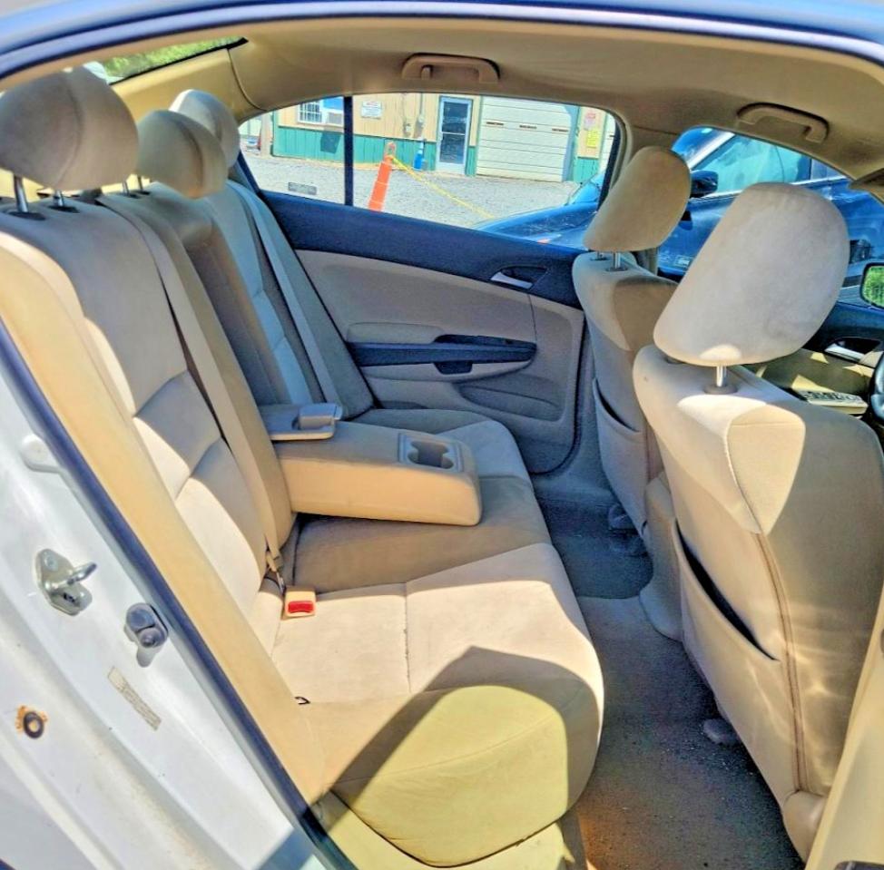 2008 Honda Accord Lx White vin: JHMCP26348C031508