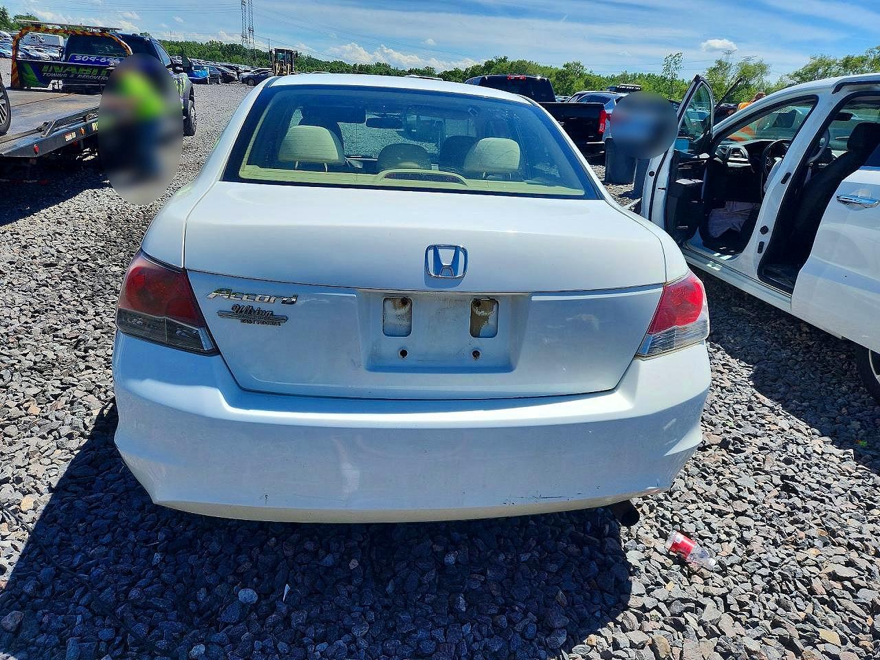 2008 Honda Accord Lx White vin: JHMCP26348C031508