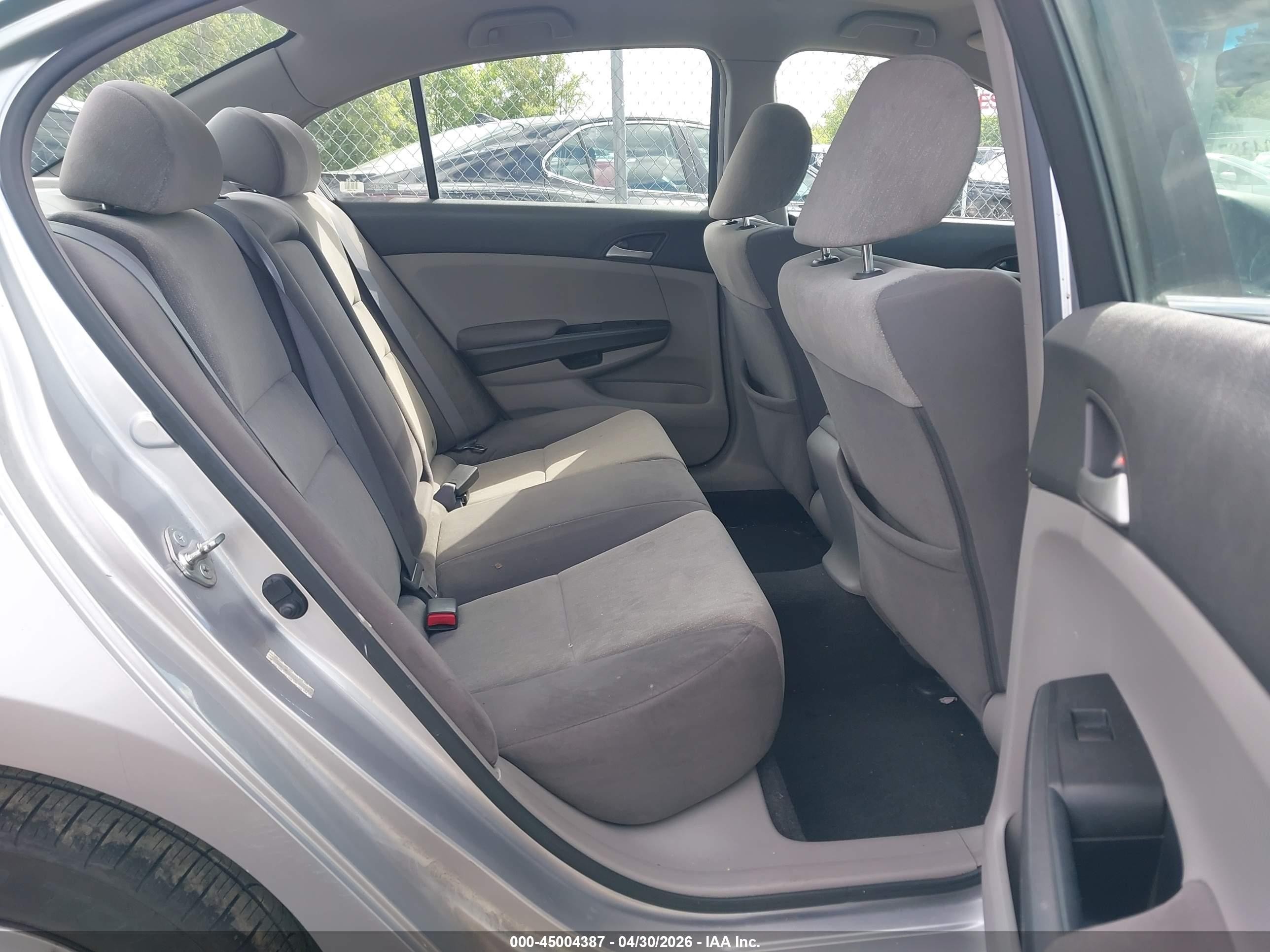 2008 Honda Accord 2.4 Lx Silver vin: JHMCP26358C025443