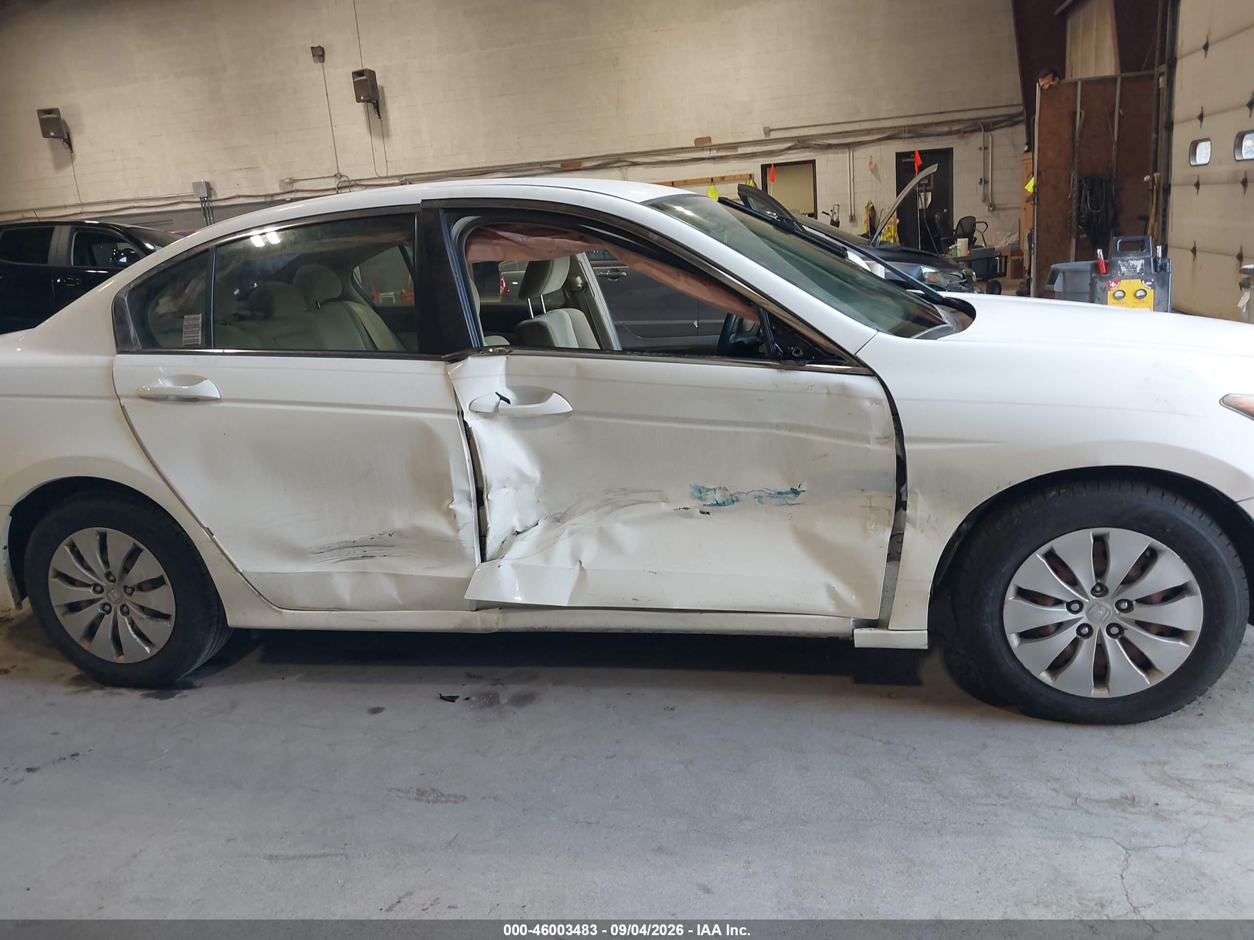 2008 Honda Accord 2.4 Lx White vin: JHMCP26358C073864