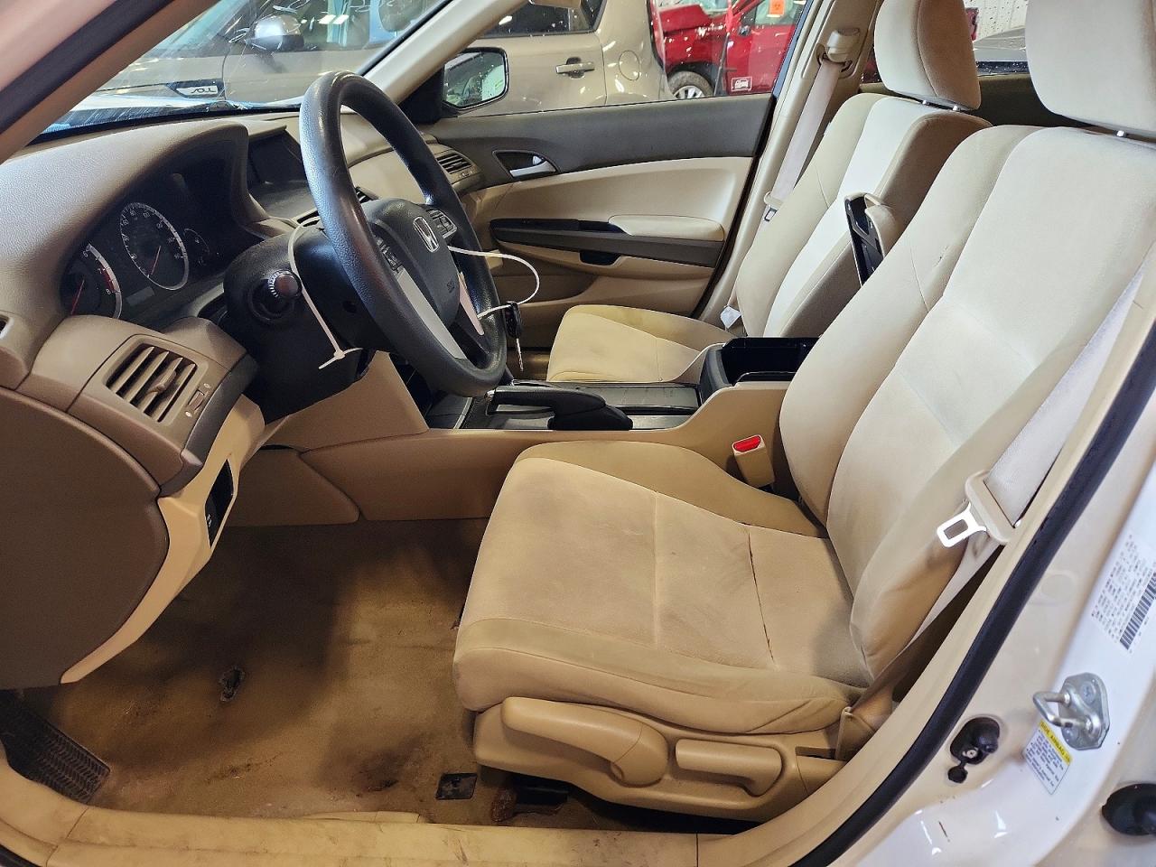 2008 Honda Accord Lx Белый vin: JHMCP26368C073842