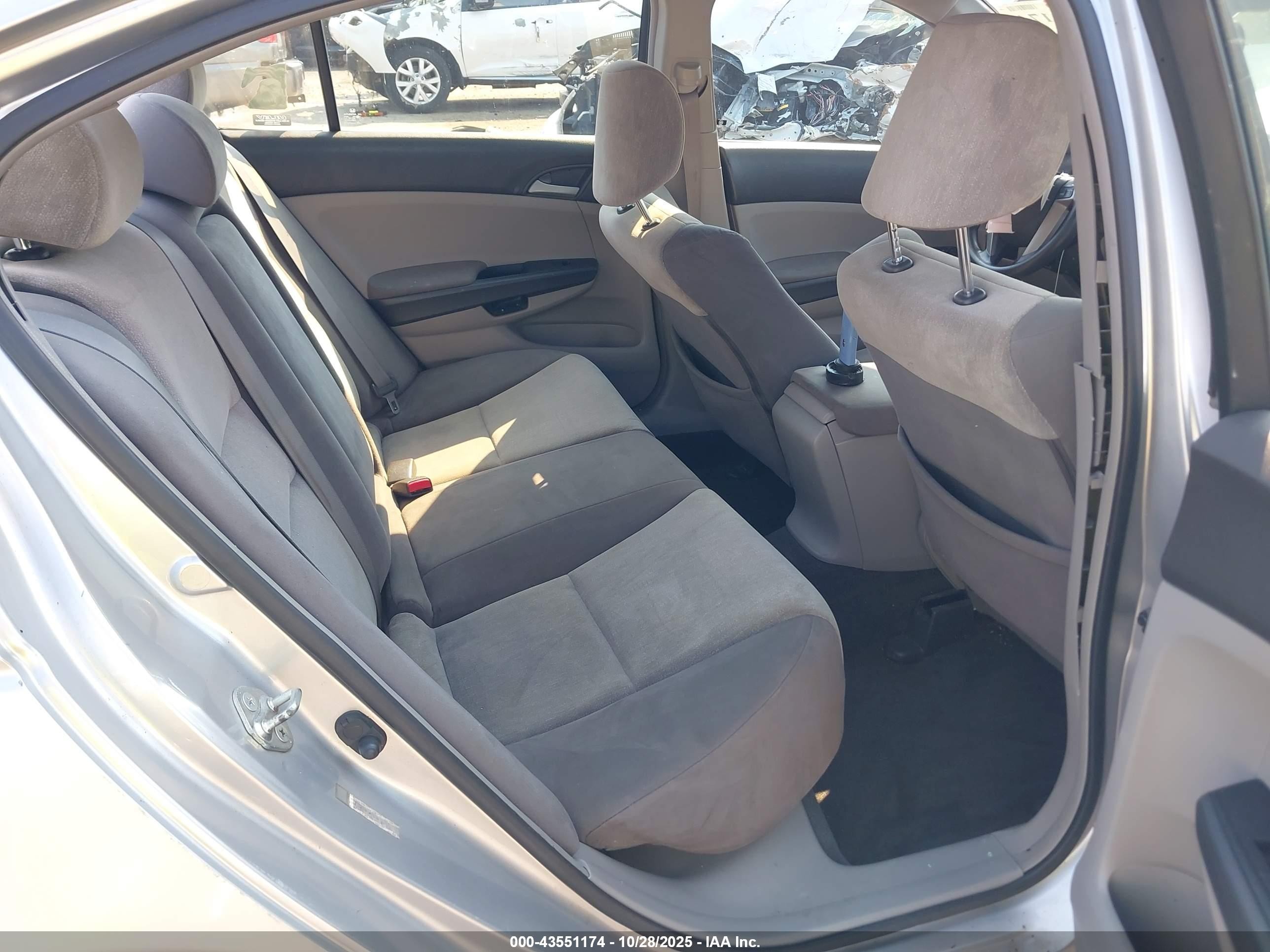2009 Honda Accord 2.4 Lx Silver vin: JHMCP26369C008569