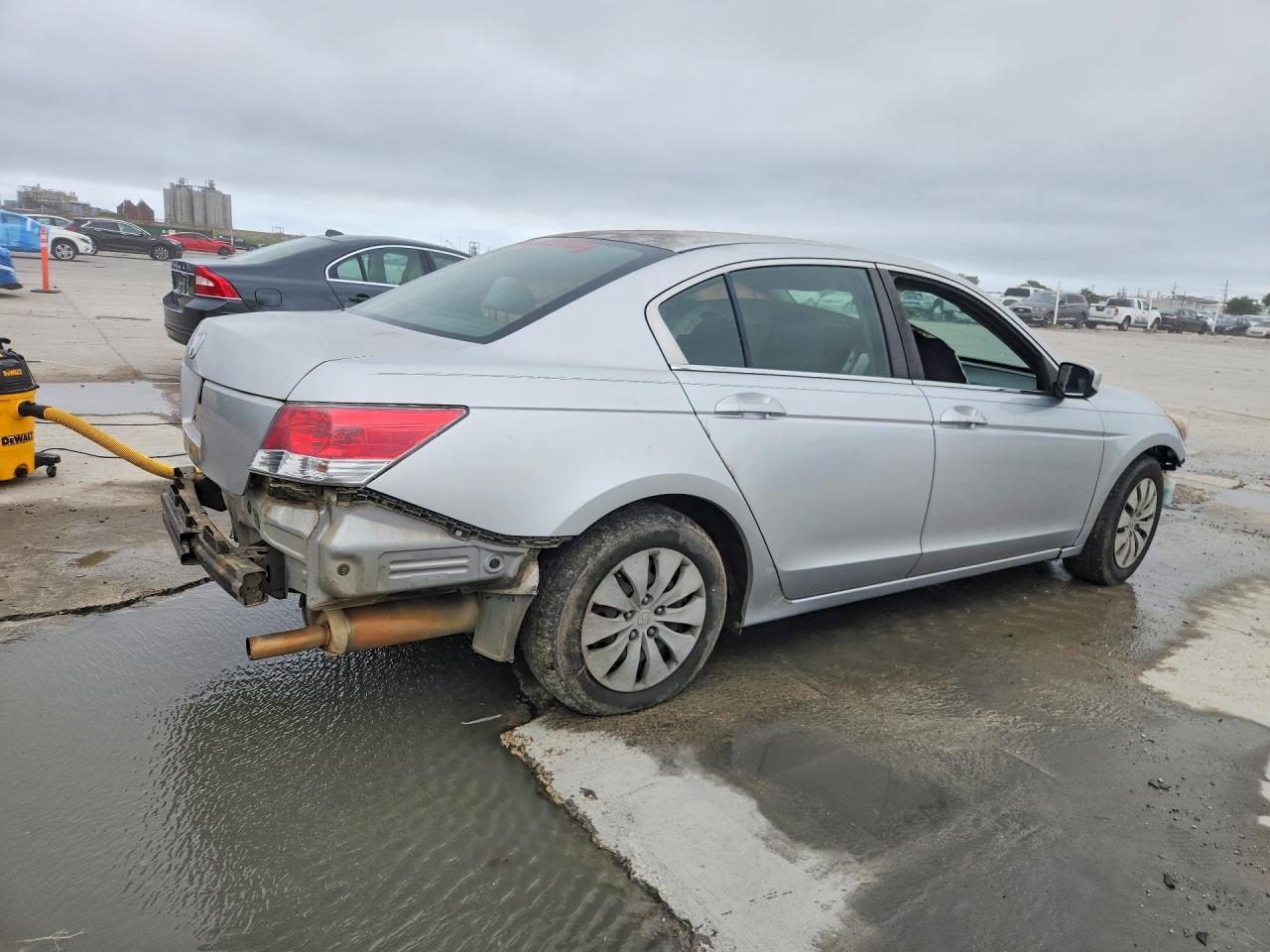 2008 Honda Accord Lx Silver vin: JHMCP26378C048108