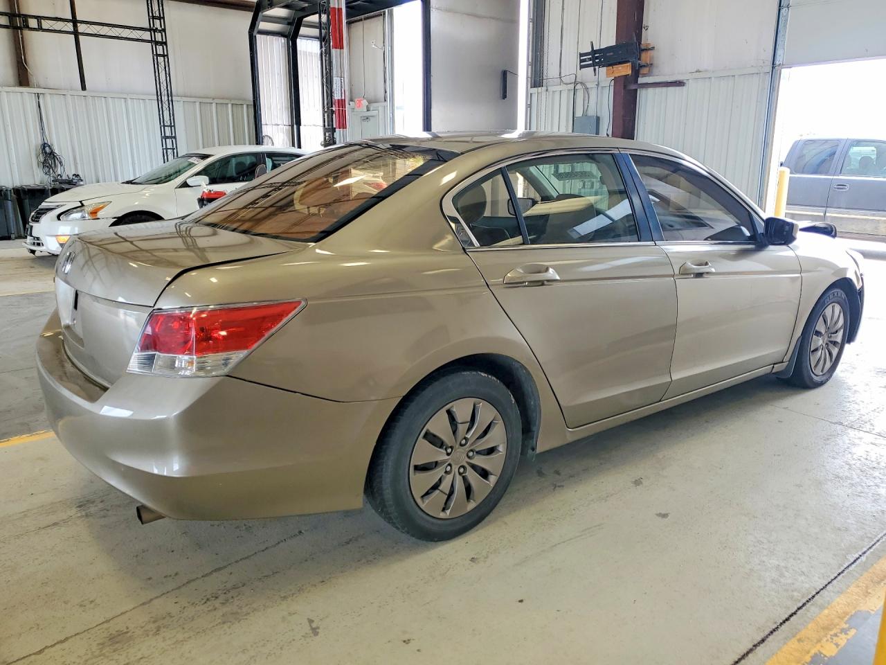 2008 Honda Accord Lx Кремовый vin: JHMCP26388C074605