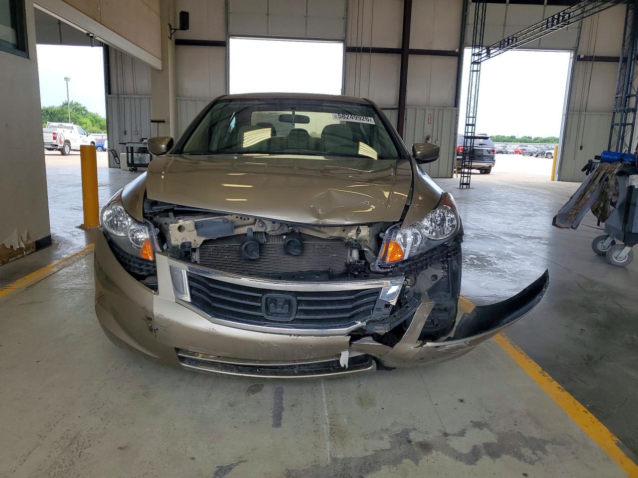 2008 Honda Accord Lx Кремовый vin: JHMCP26388C074605