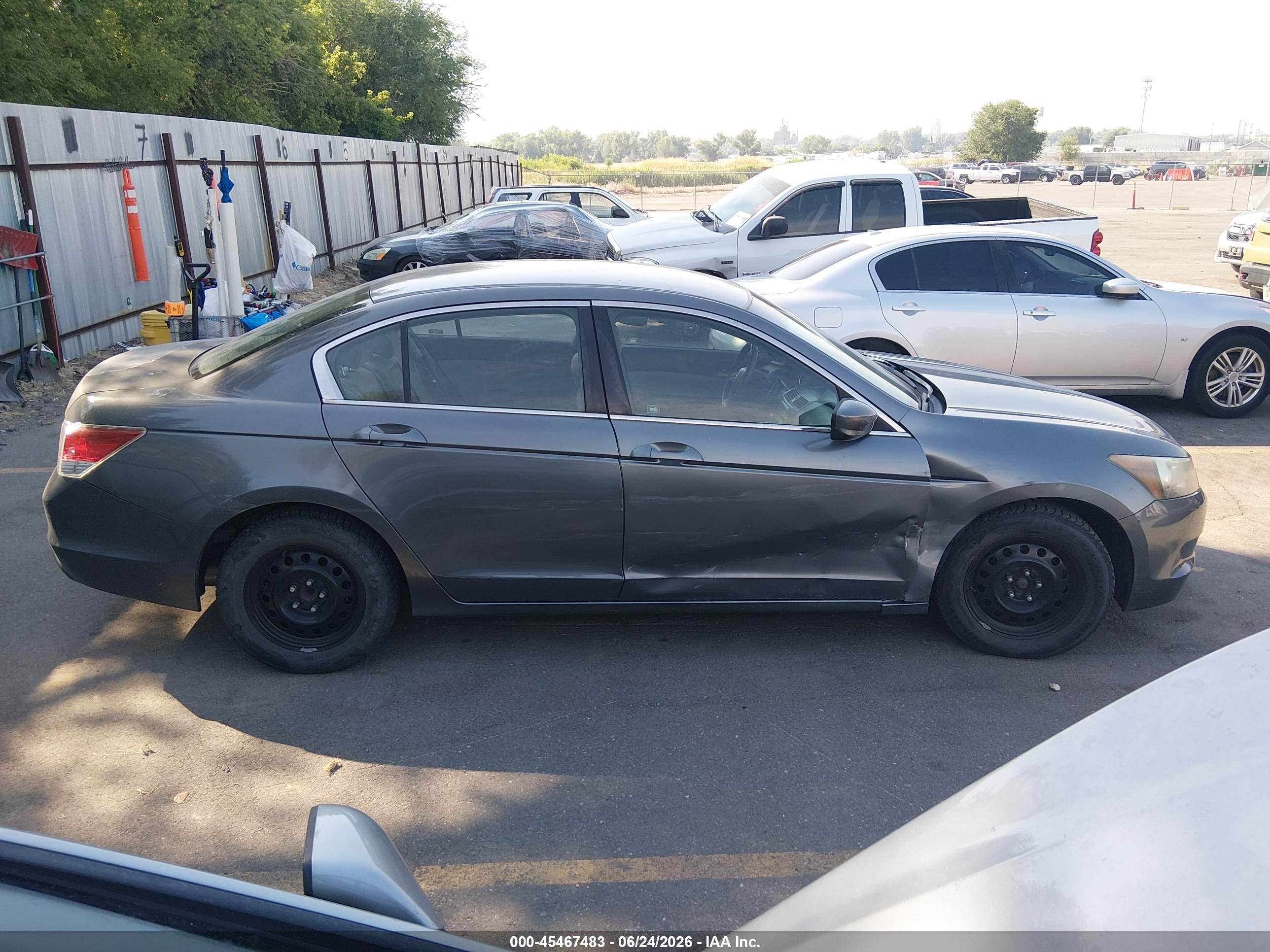 2009 Honda Accord 2.4 Lx Серый vin: JHMCP26389C011375