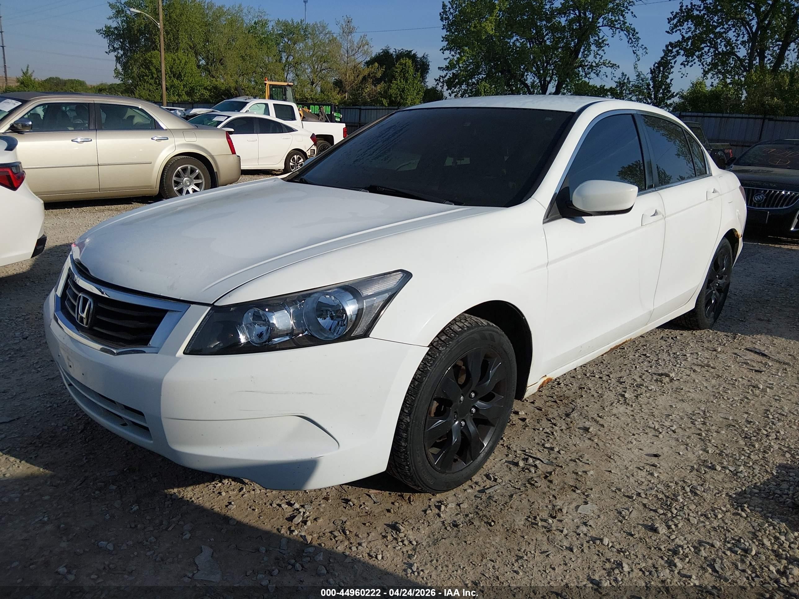 2008 Honda Accord 2.4 Lx White vin: JHMCP26398C013182
