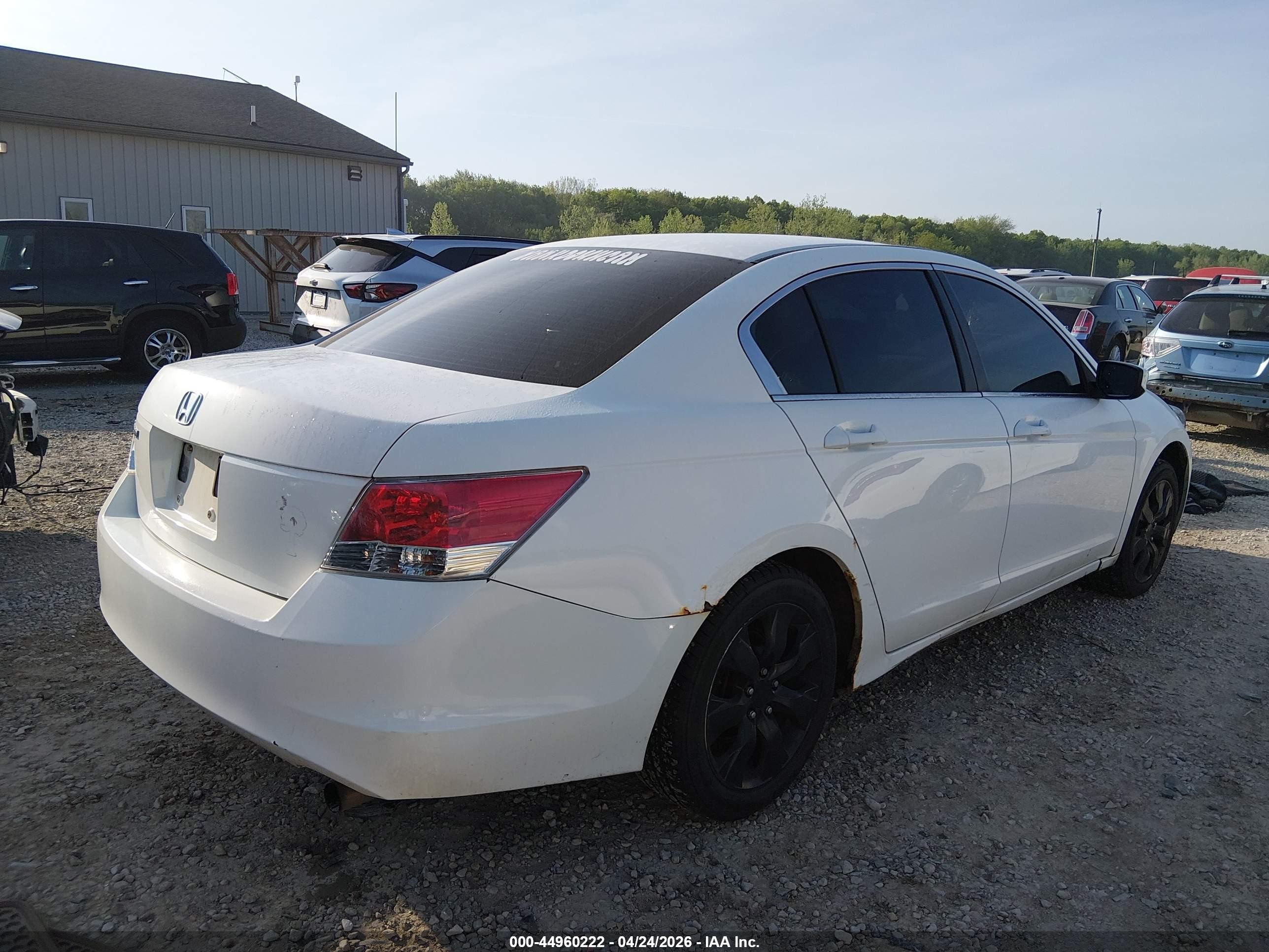 2008 Honda Accord 2.4 Lx White vin: JHMCP26398C013182
