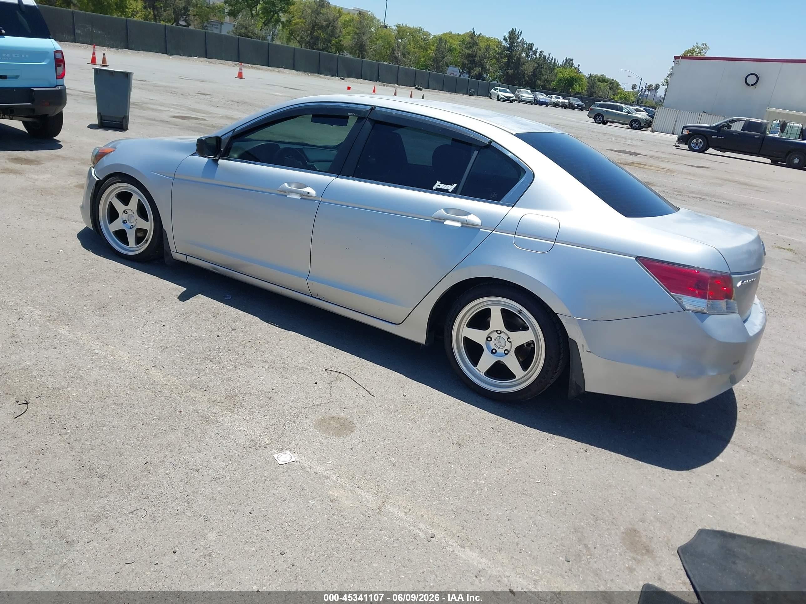 2008 Honda Accord 2.4 Lx Silver vin: JHMCP263X8C035174