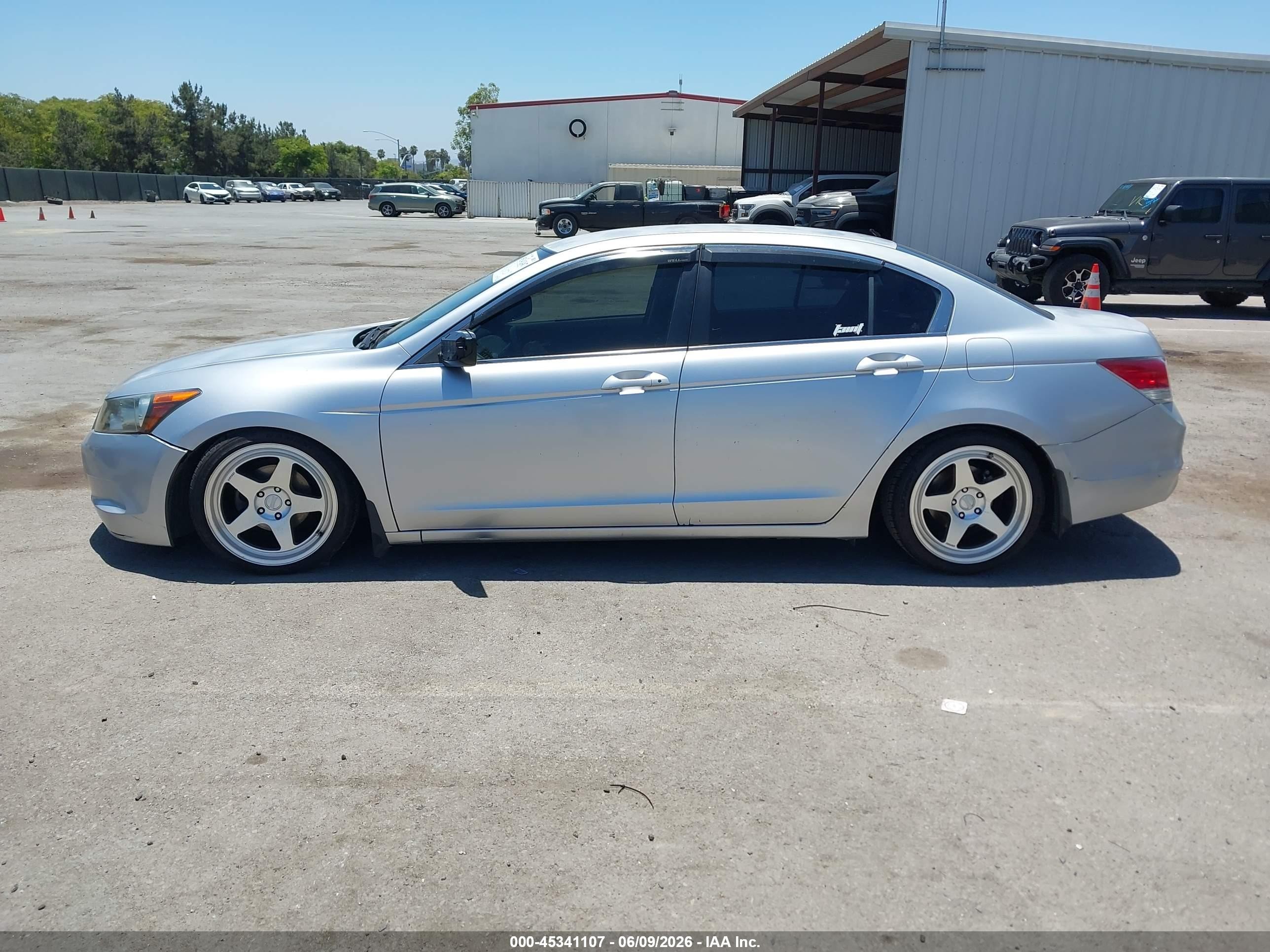 2008 Honda Accord 2.4 Lx Silver vin: JHMCP263X8C035174