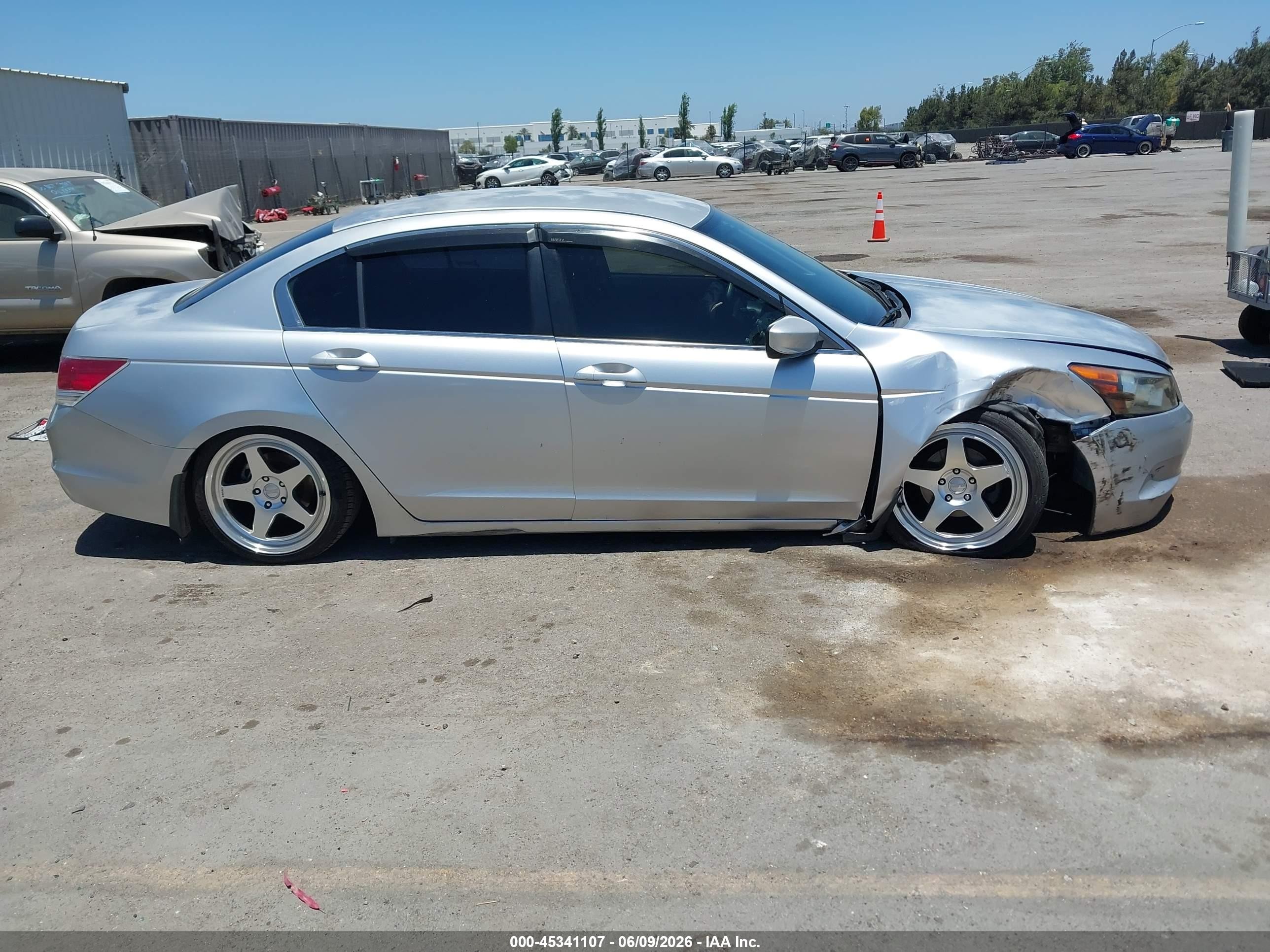2008 Honda Accord 2.4 Lx Silver vin: JHMCP263X8C035174