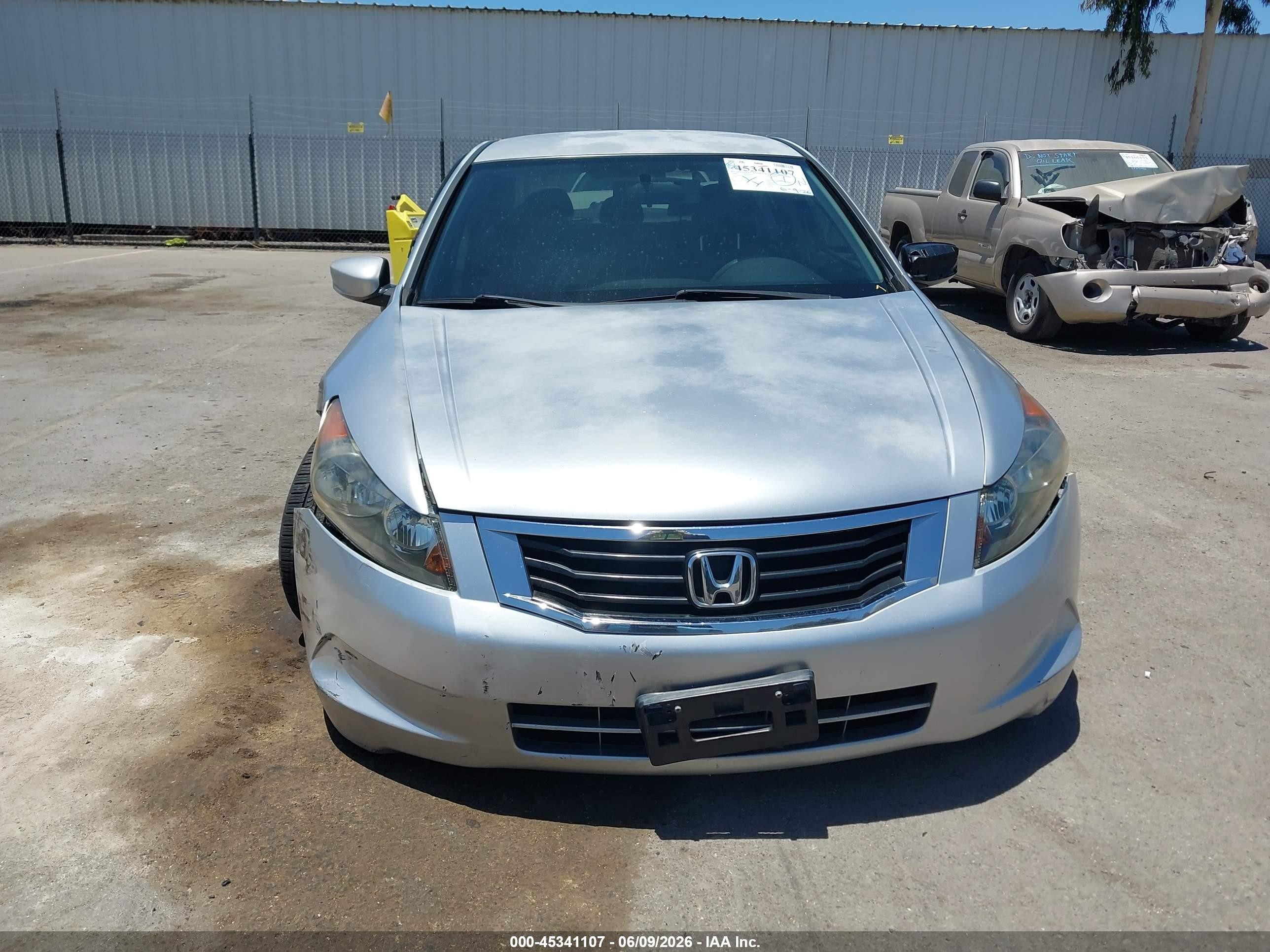2008 Honda Accord 2.4 Lx Silver vin: JHMCP263X8C035174
