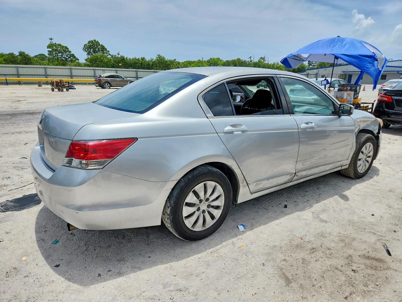 2008 Honda Accord Lx Silver vin: JHMCP263X8C070698