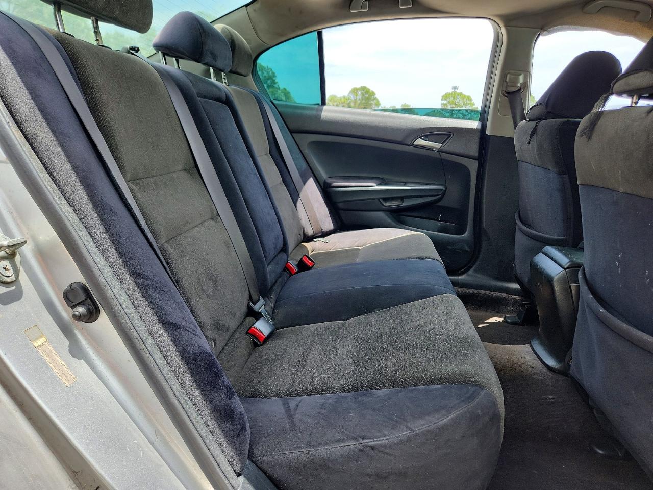 2008 Honda Accord Lx Silver vin: JHMCP263X8C070698