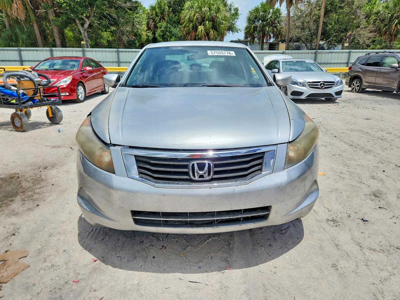 2008 Honda Accord Lx Silver vin: JHMCP263X8C070698