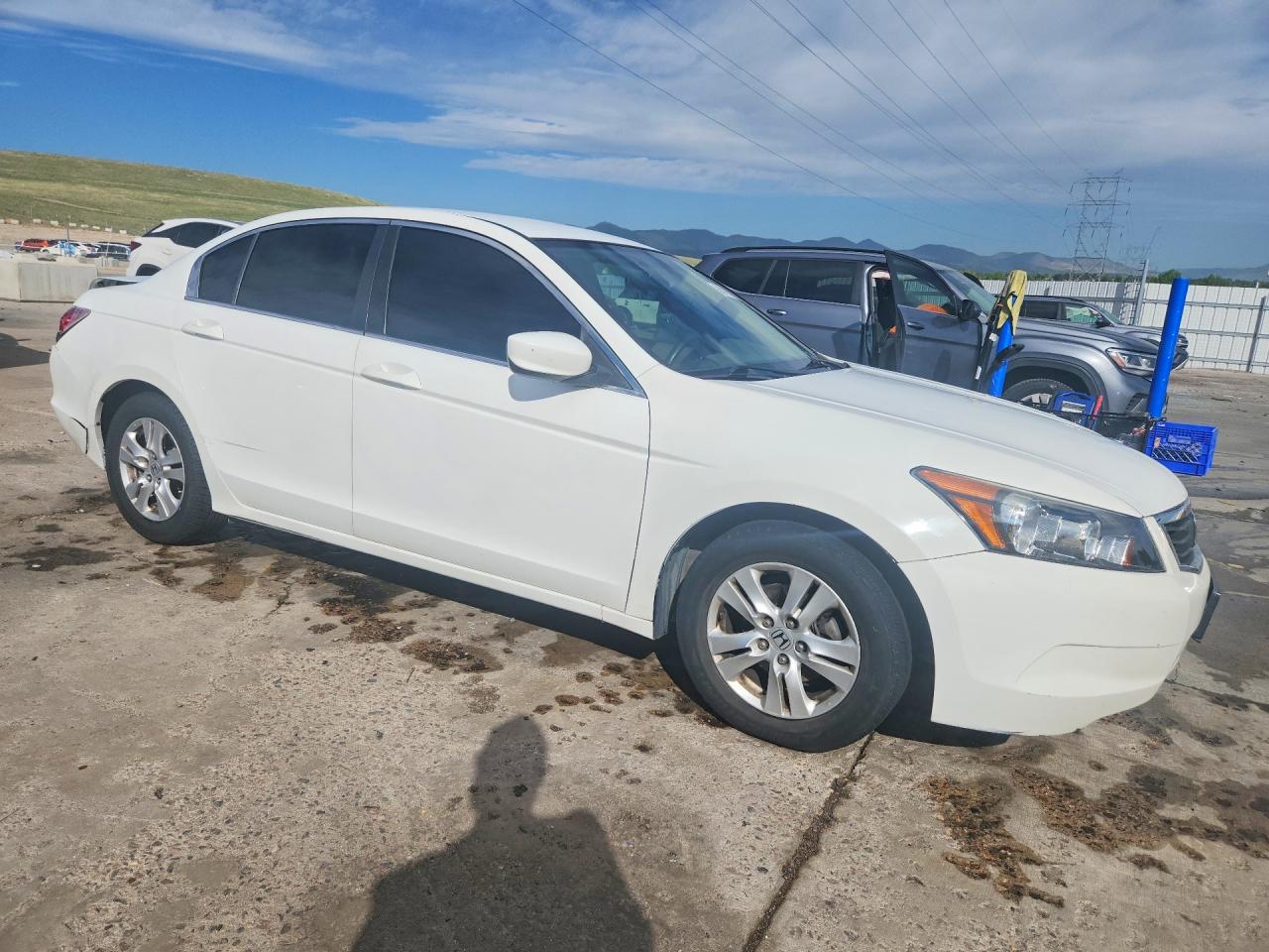 2009 Honda Accord Lxp White vin: JHMCP26419C007709