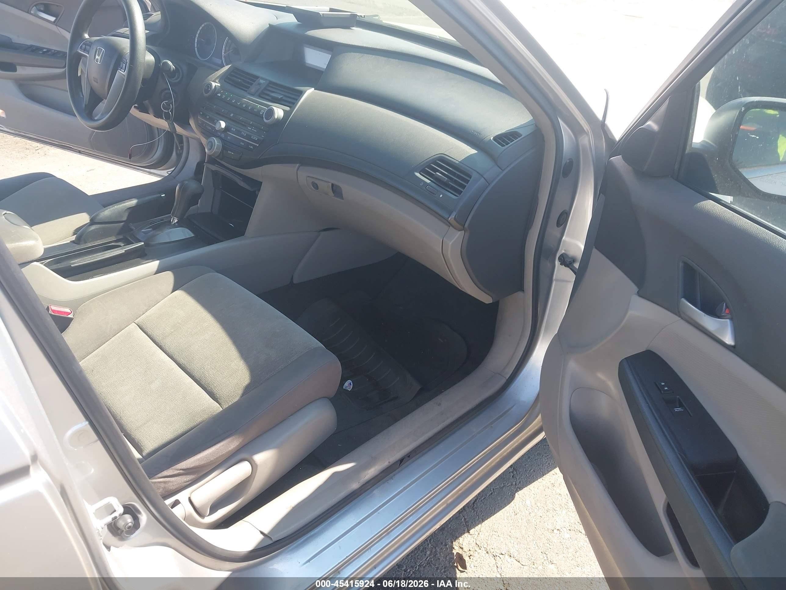 2008 Honda Accord 2.4 Lx-p Silver vin: JHMCP26448C020436
