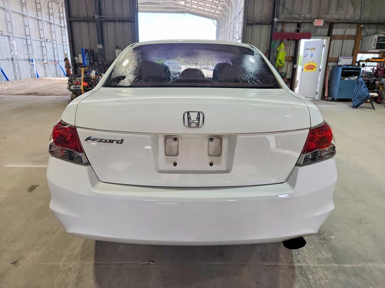 2008 Honda Accord Lxp White vin: JHMCP26448C038855