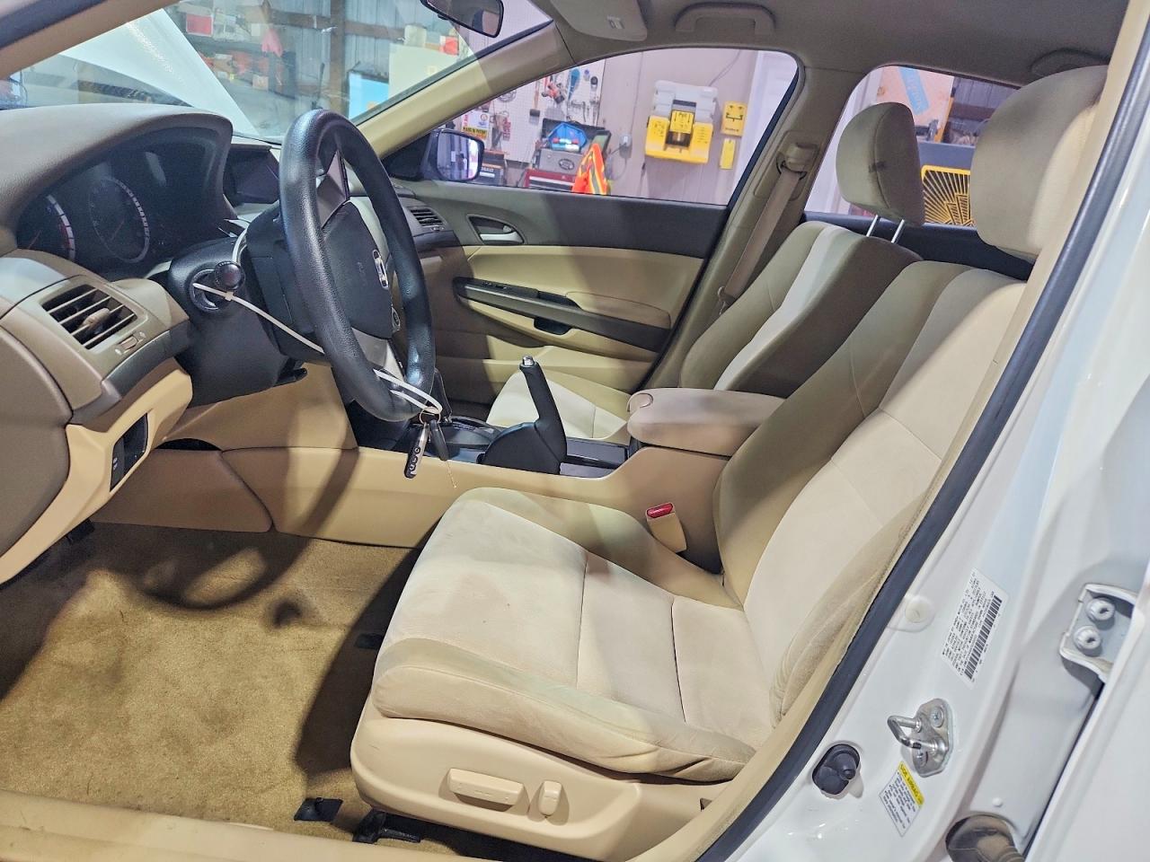 2008 Honda Accord Lxp White vin: JHMCP26448C038855