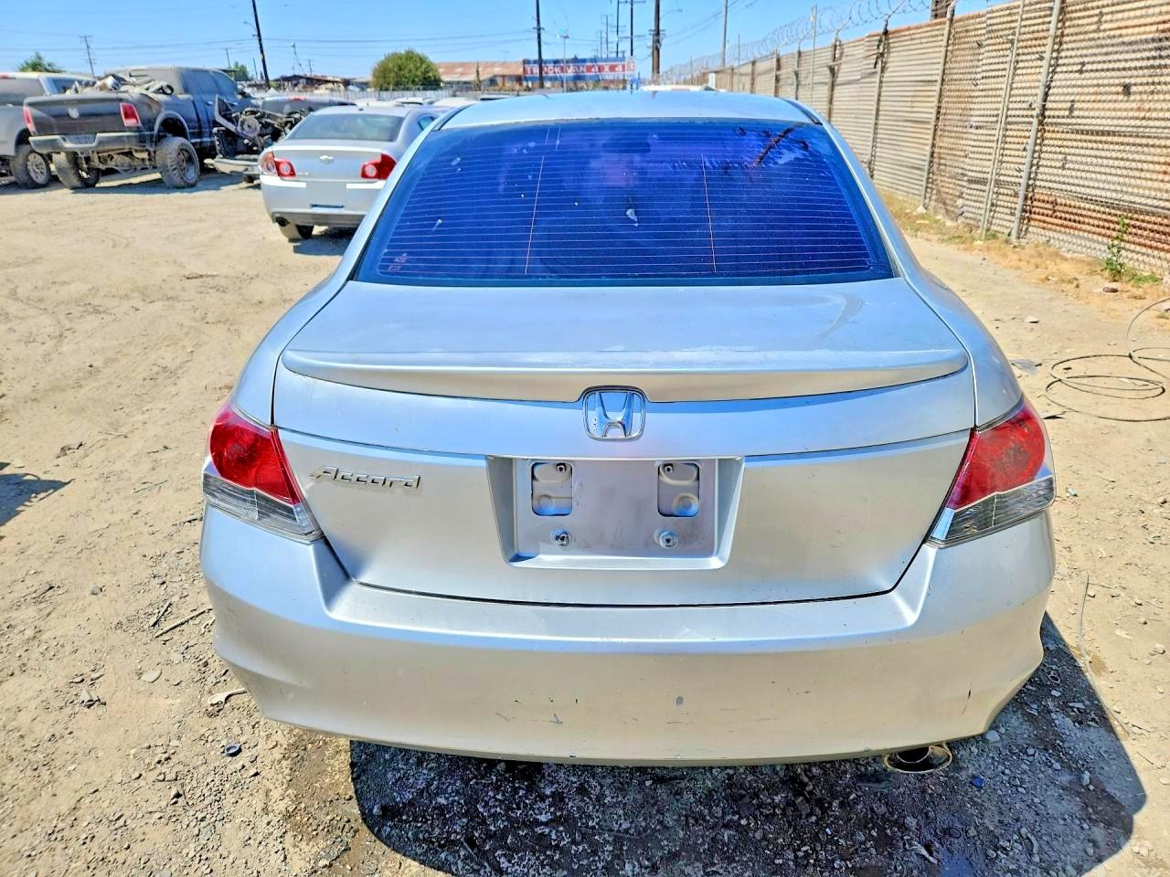 2008 Honda Accord Lxp Silver vin: JHMCP26468C013987