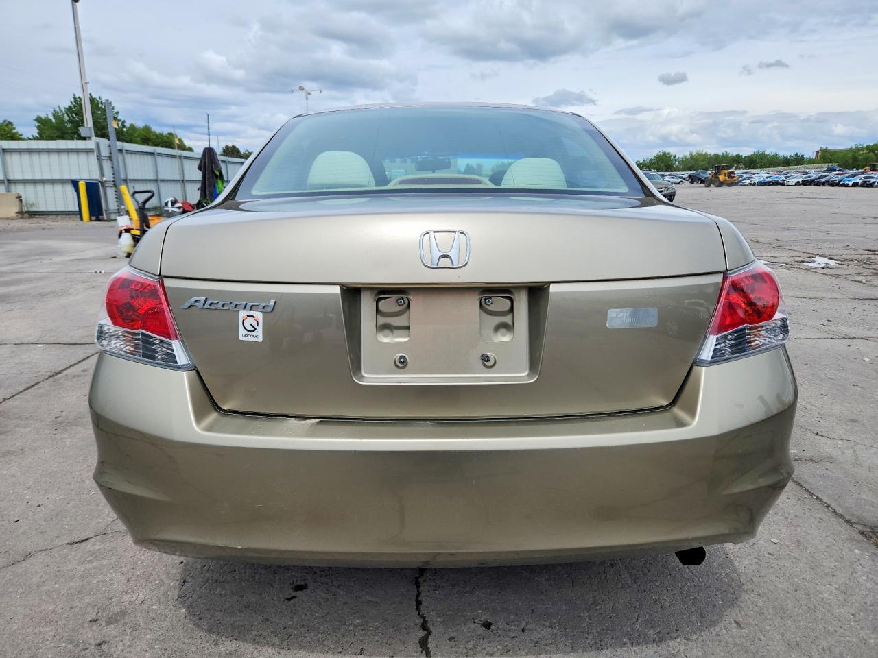 2008 Honda Accord Lxp Gold vin: JHMCP26468C017585