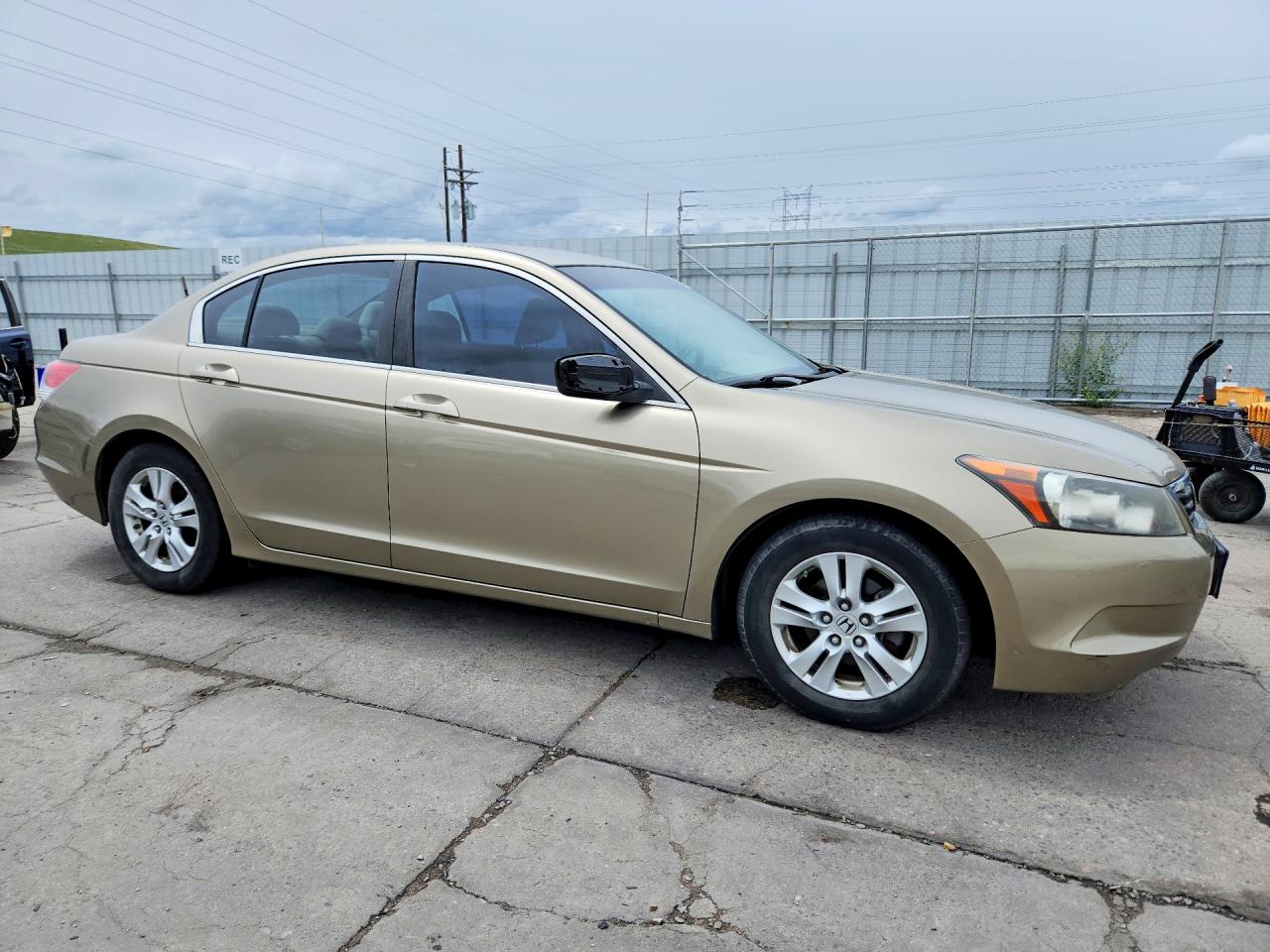 2008 Honda Accord Lxp Gold vin: JHMCP26468C017585