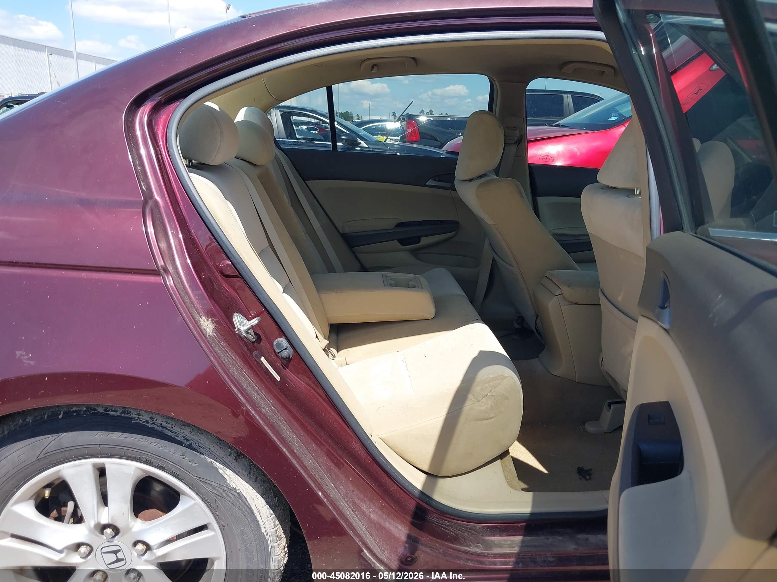 2008 Honda Accord 2.4 Lx-p Red vin: JHMCP26478C067444