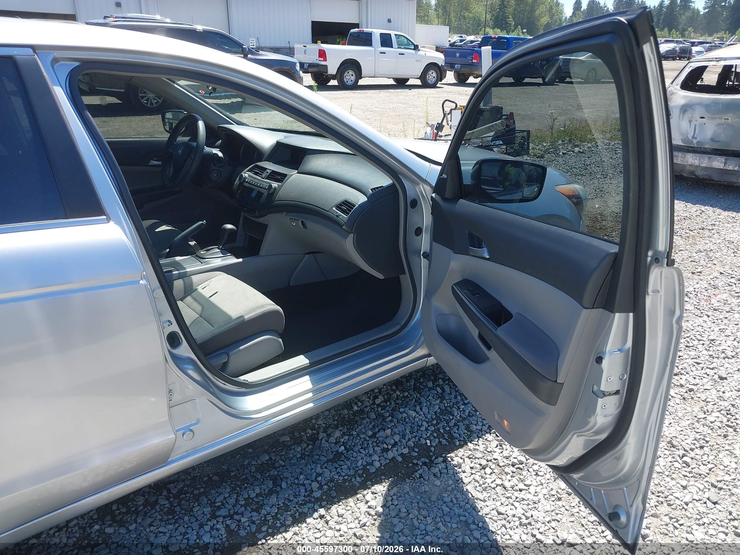 2008 Honda Accord 2.4 Lx-p Silver vin: JHMCP26488C013893